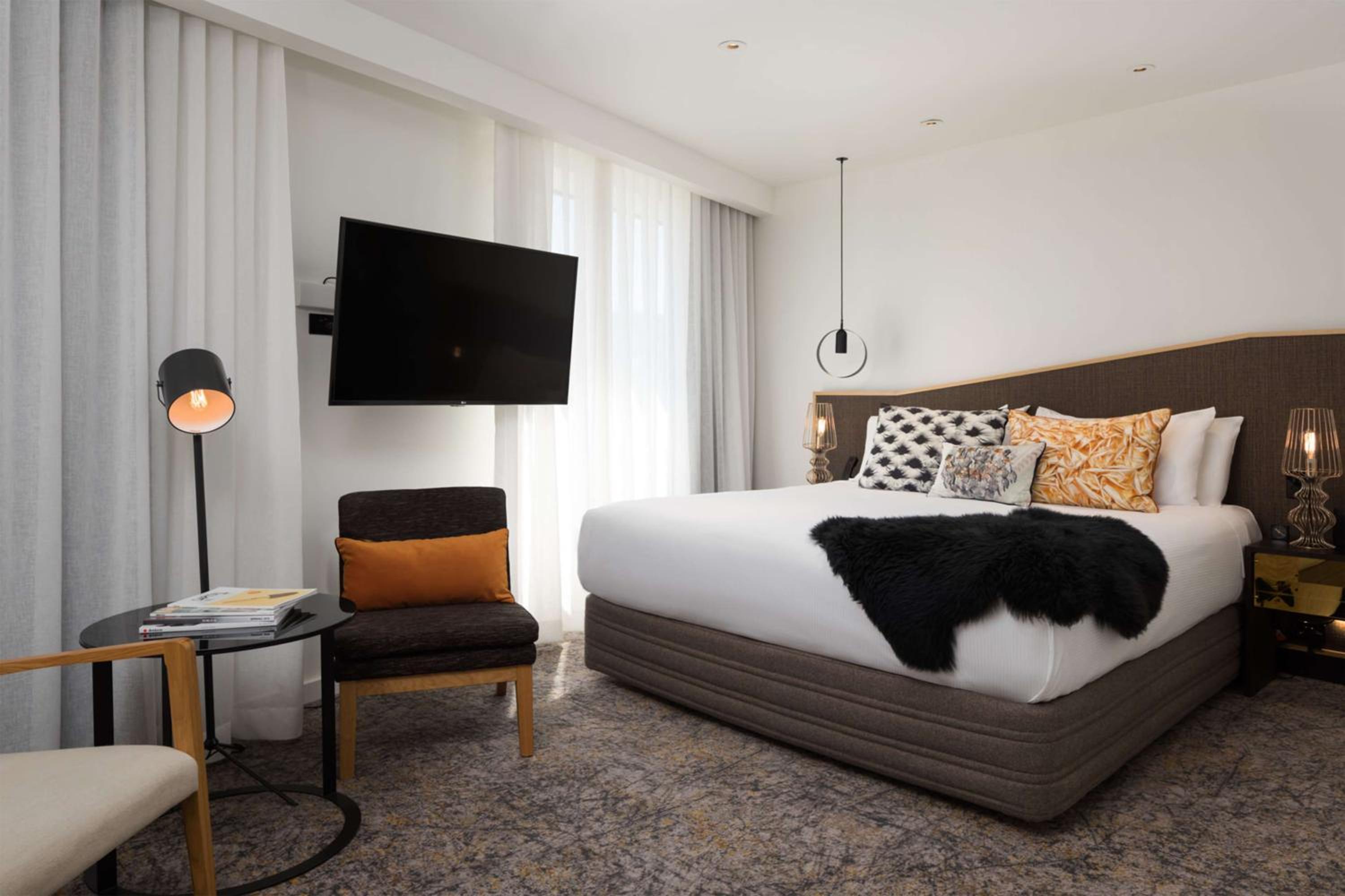 QT Deluxe King Room - Photo 5