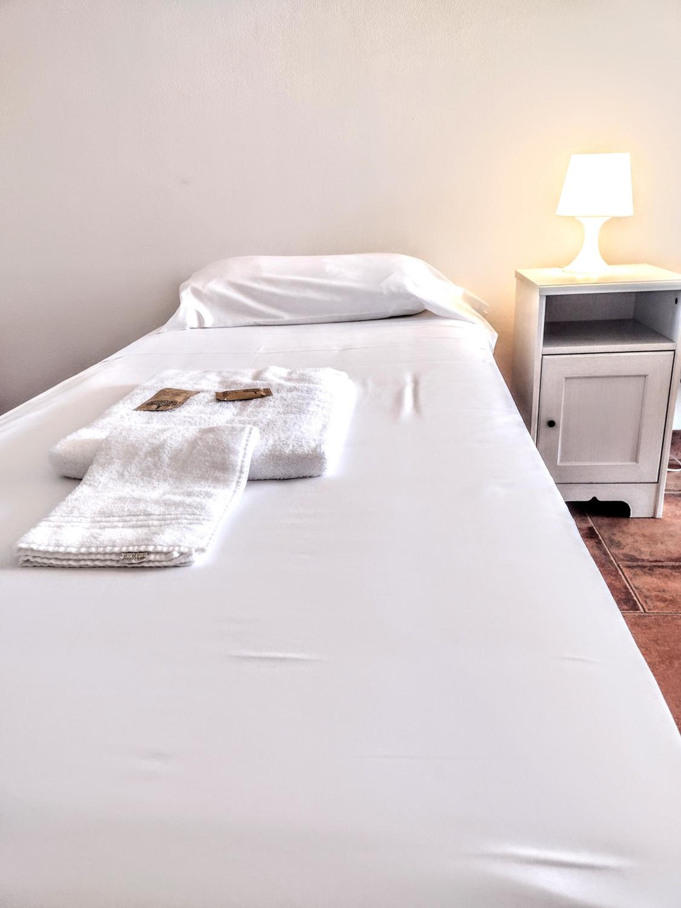 Twin Room With Shared Toilet - Garden View