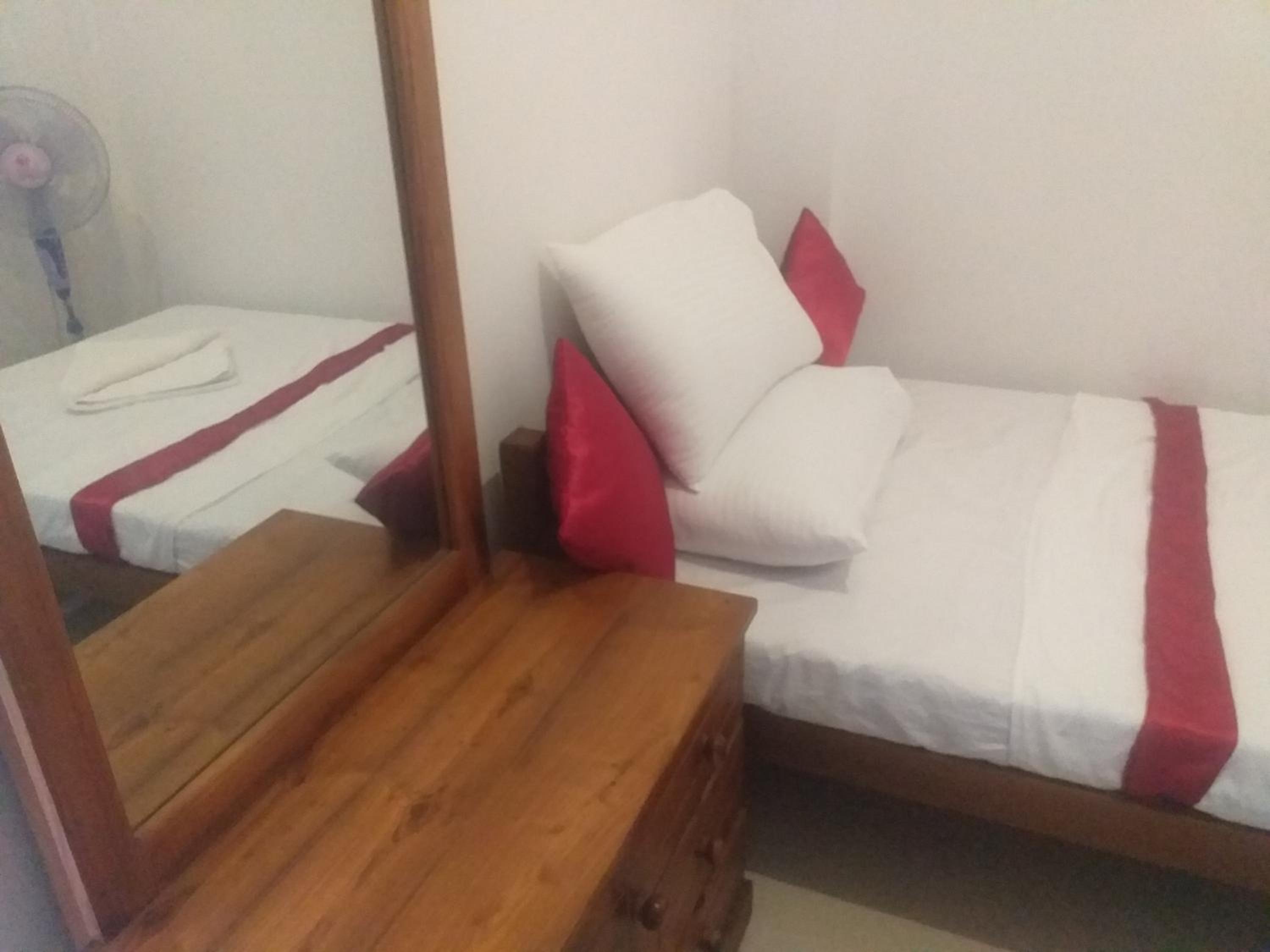 Budget Single Room photo 3