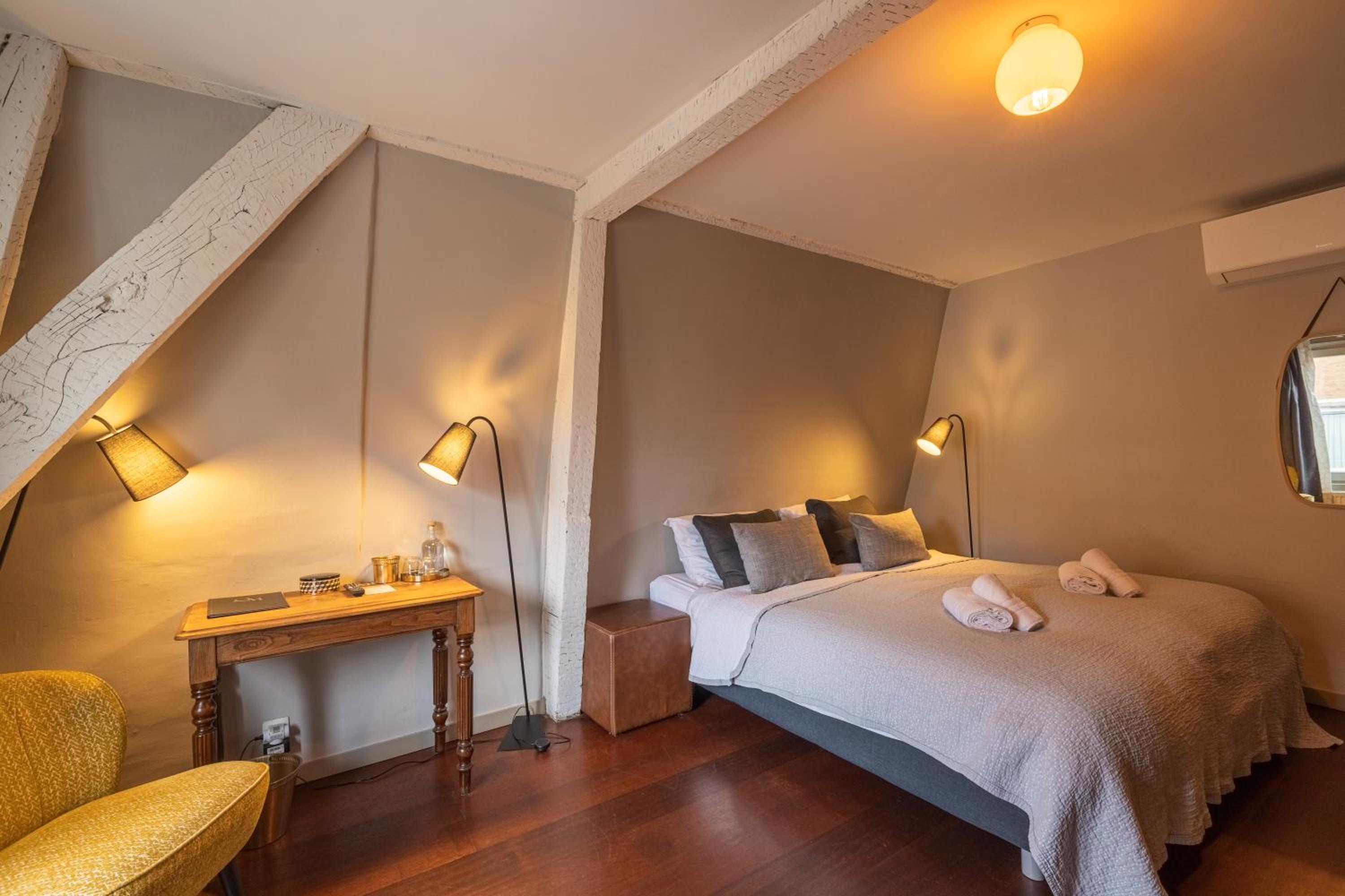 Standard Room with Kingsize Bed