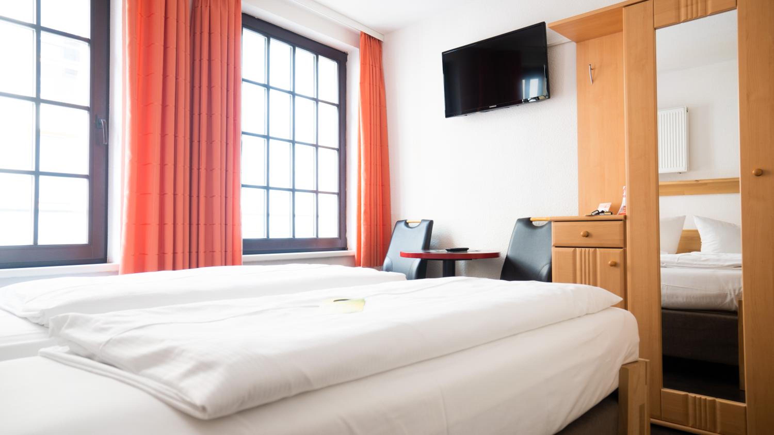 Economy Double Room - Photo 4