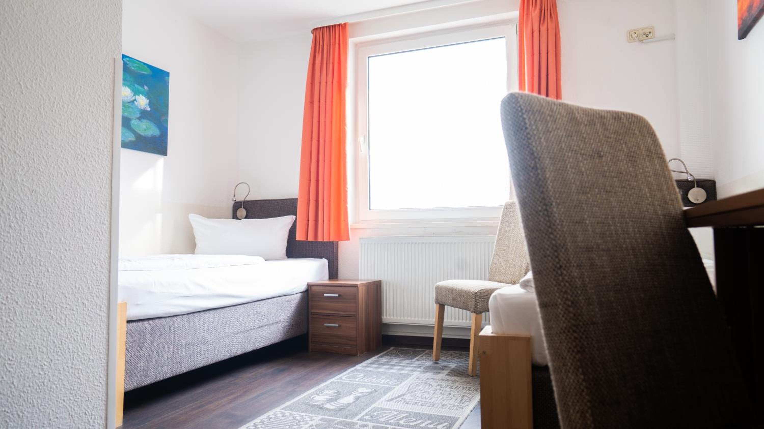 Twin Room - Photo 1
