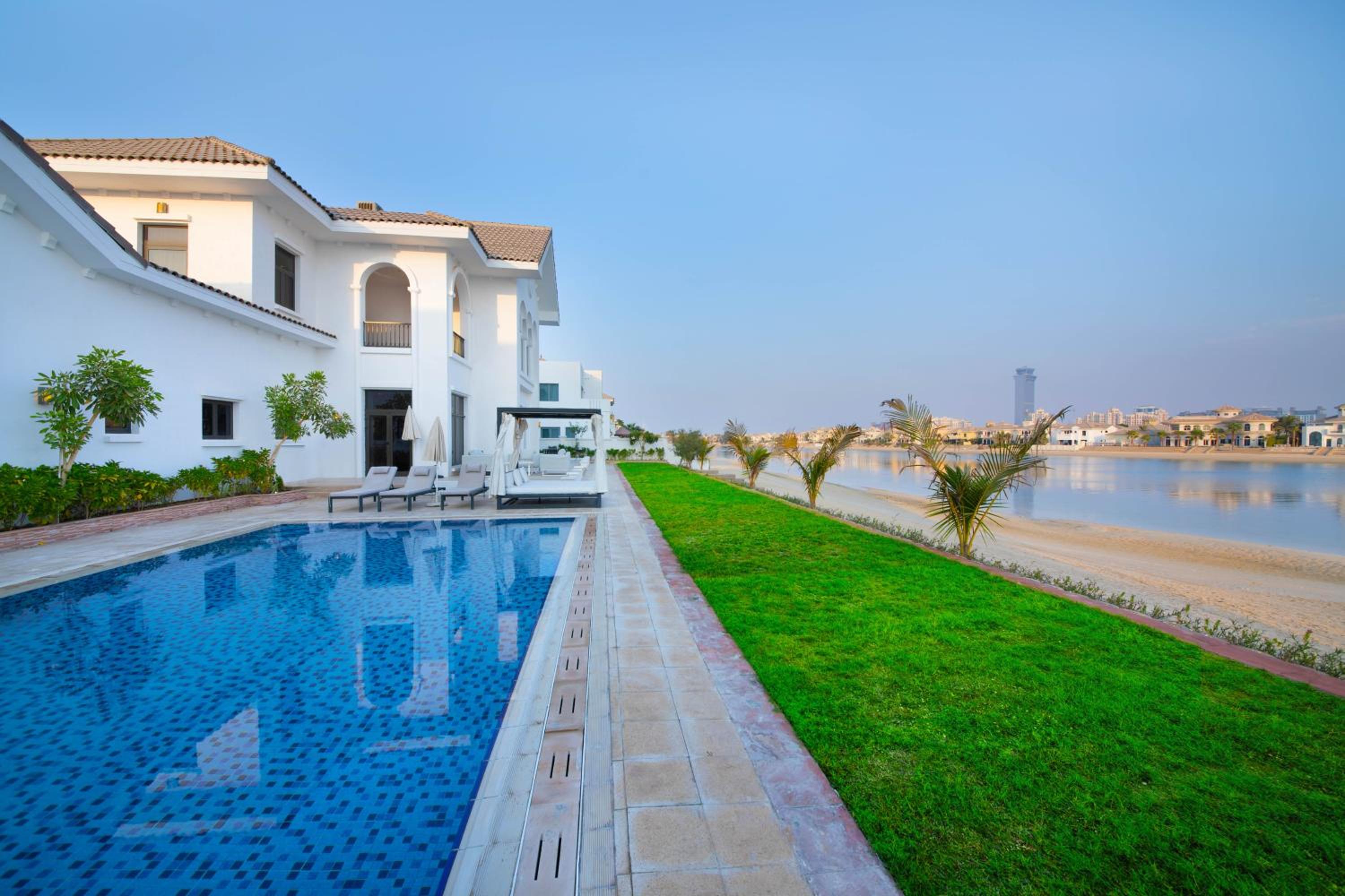 Villa photo 2
