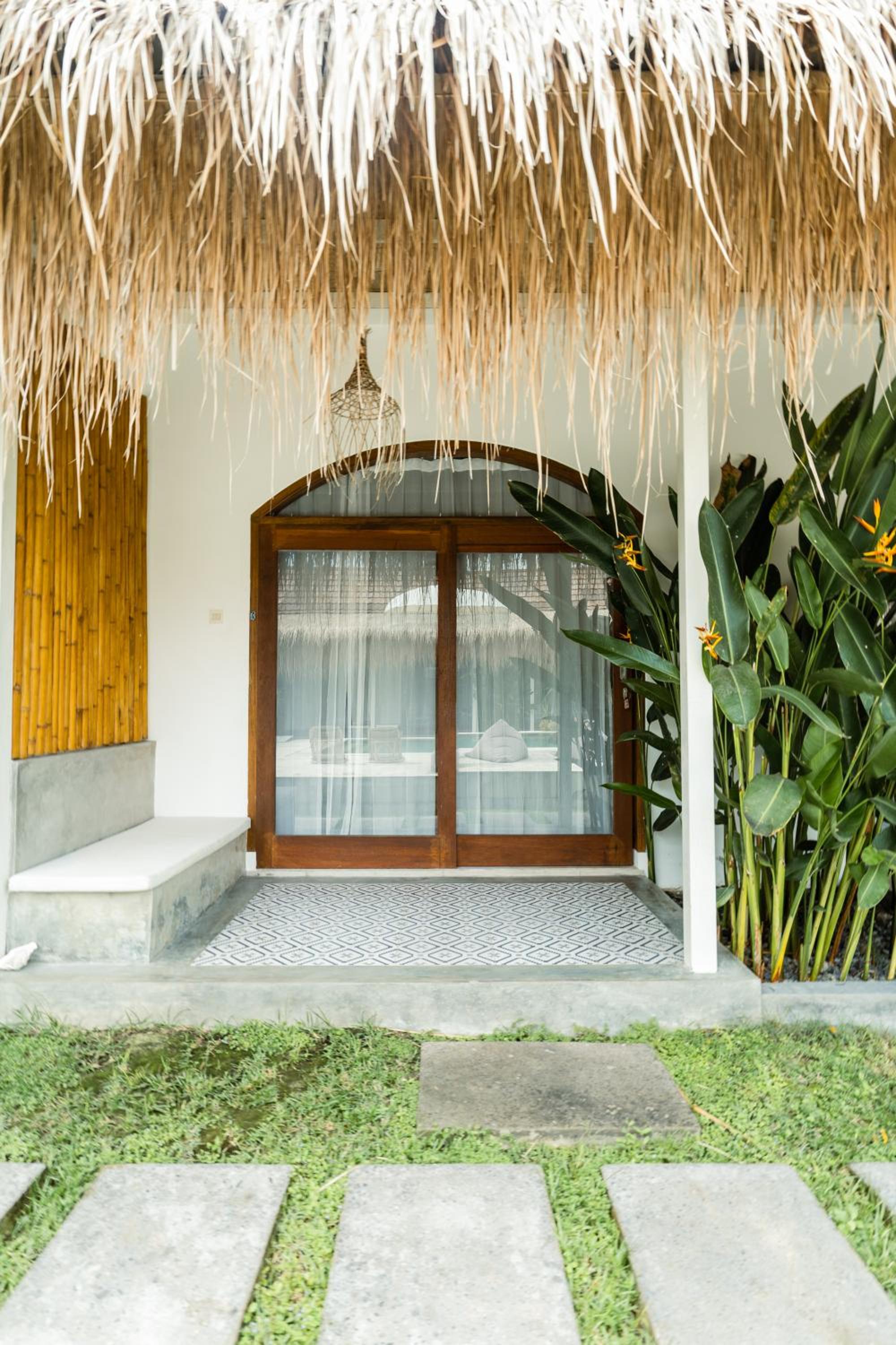 Double Room with Pool View - Photo 13