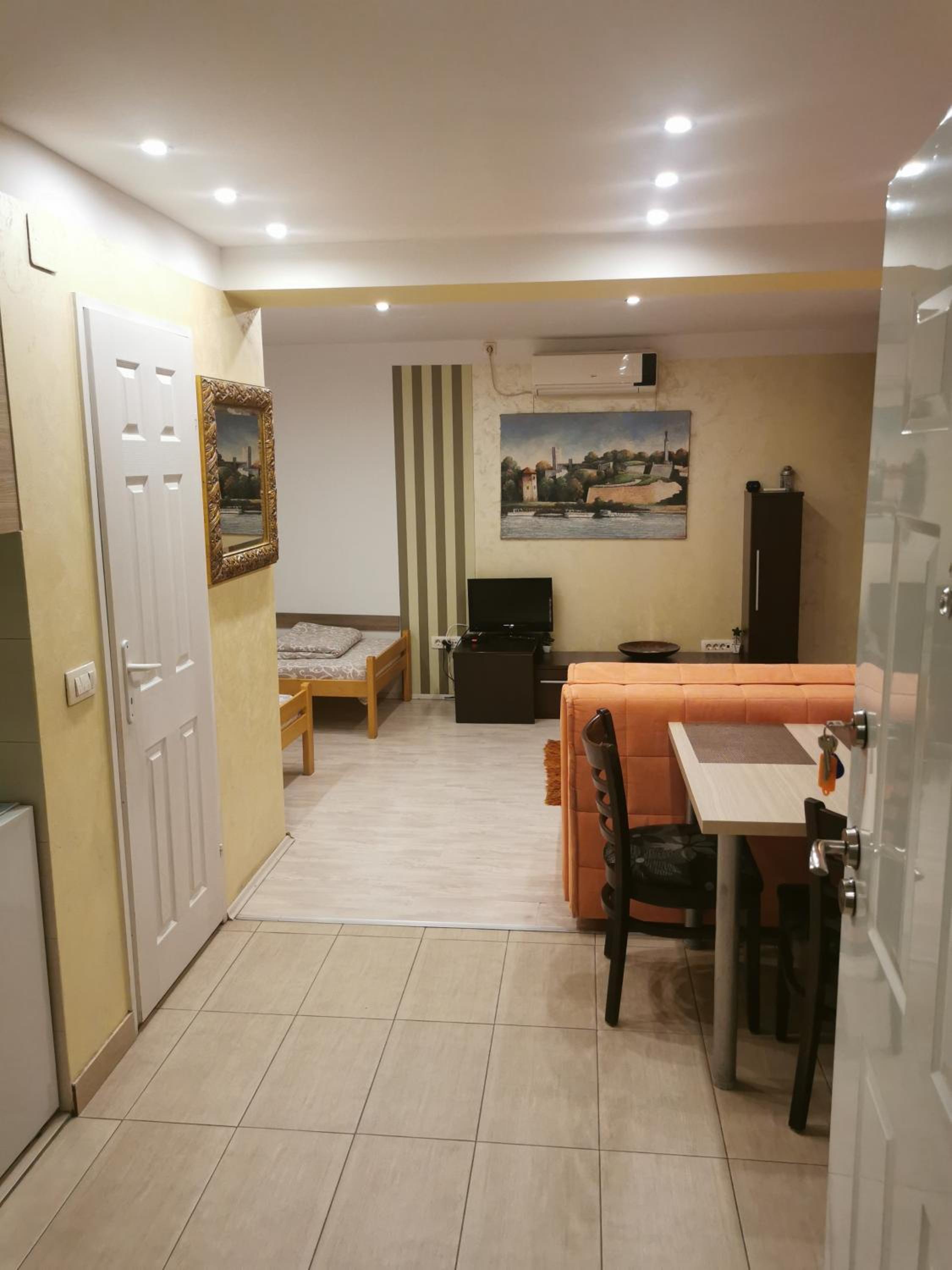 Studio Apartment