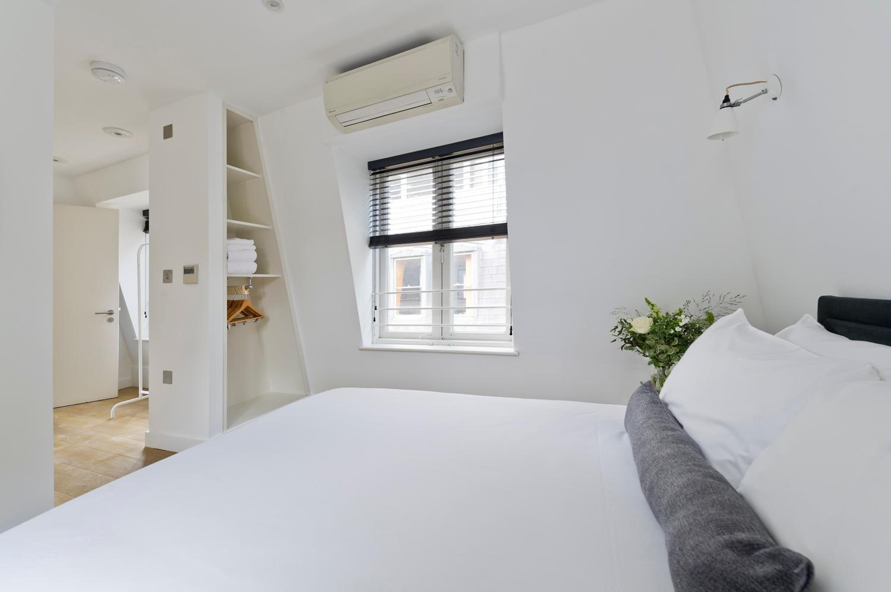 One Bedroom Apartment with Terrace photo 3