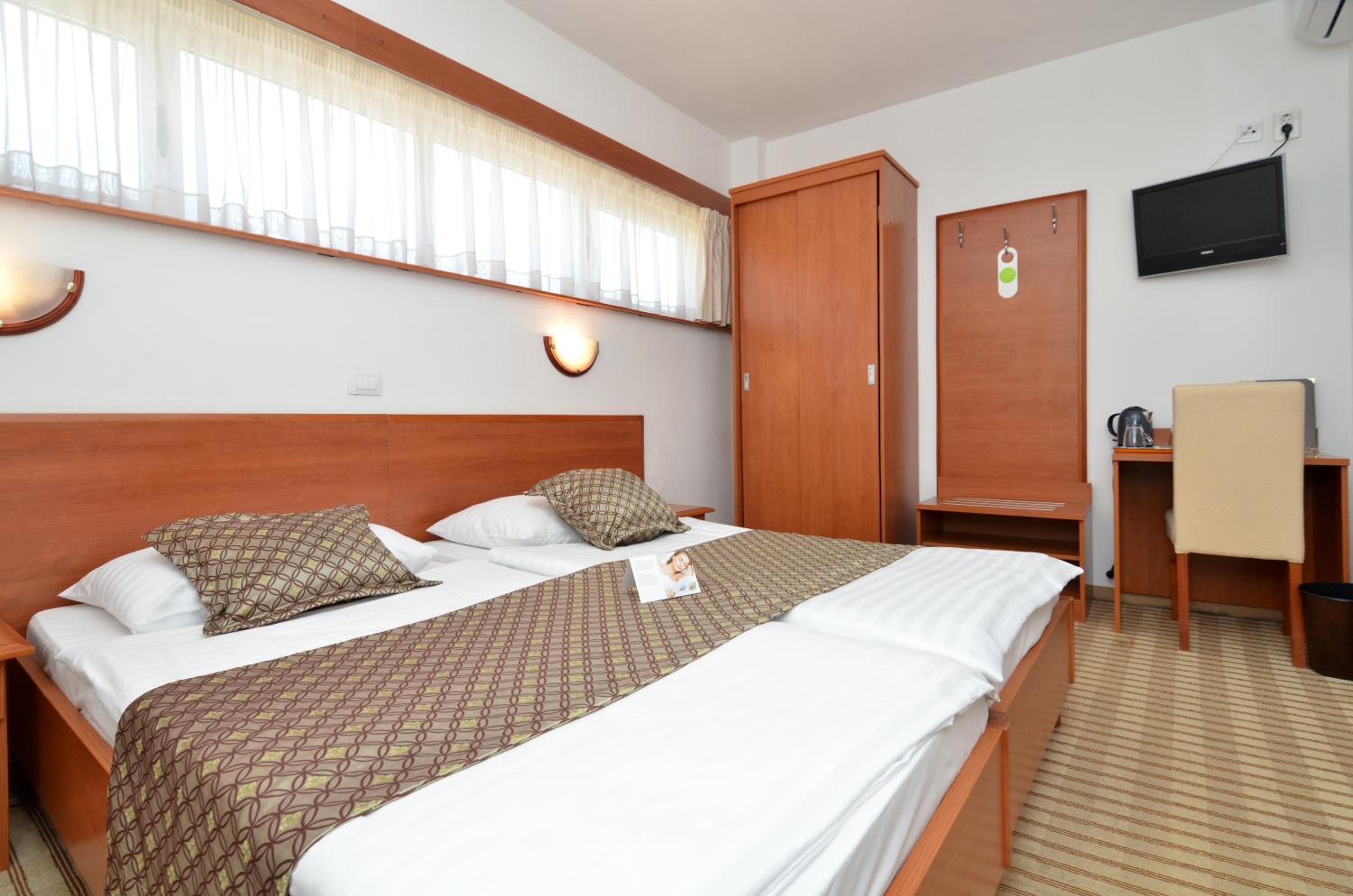 Comfort Twin Room - Photo 2