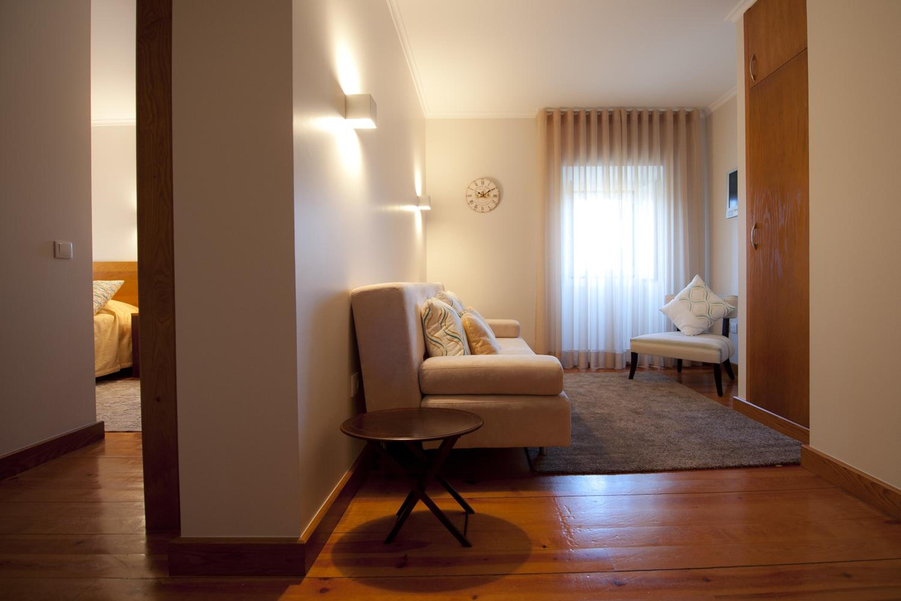 Suite - Photo 1