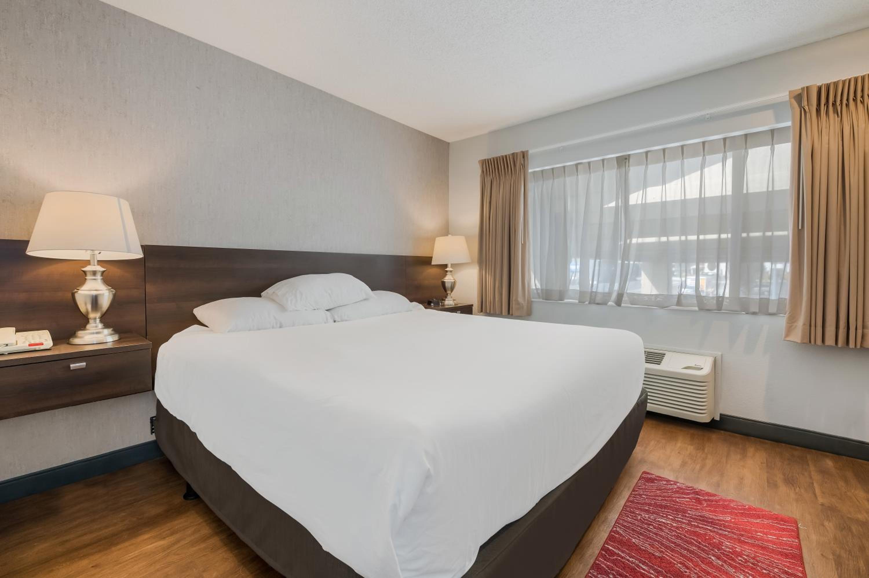 King Suite - Photo 2