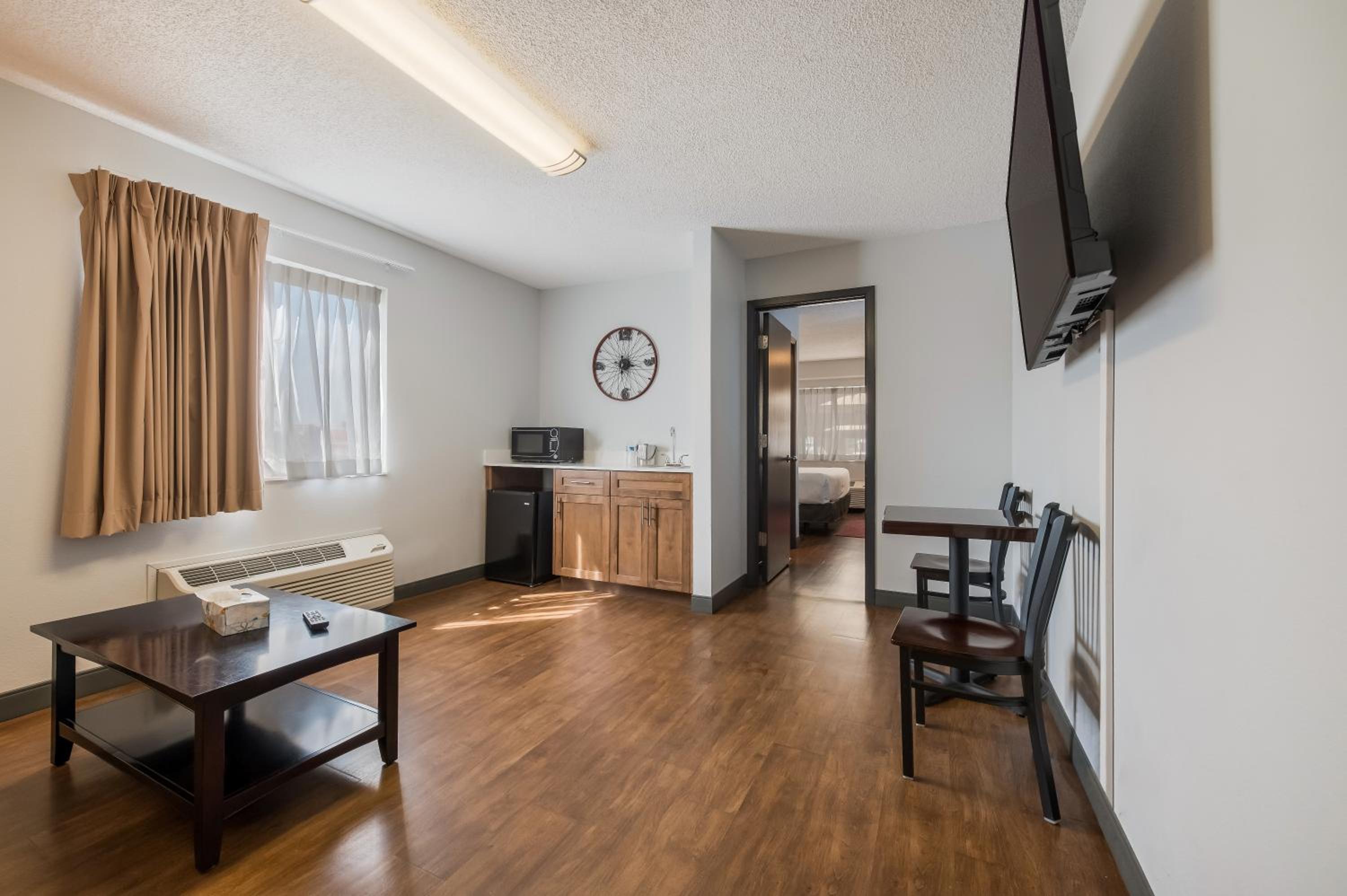 King Suite - Photo 1