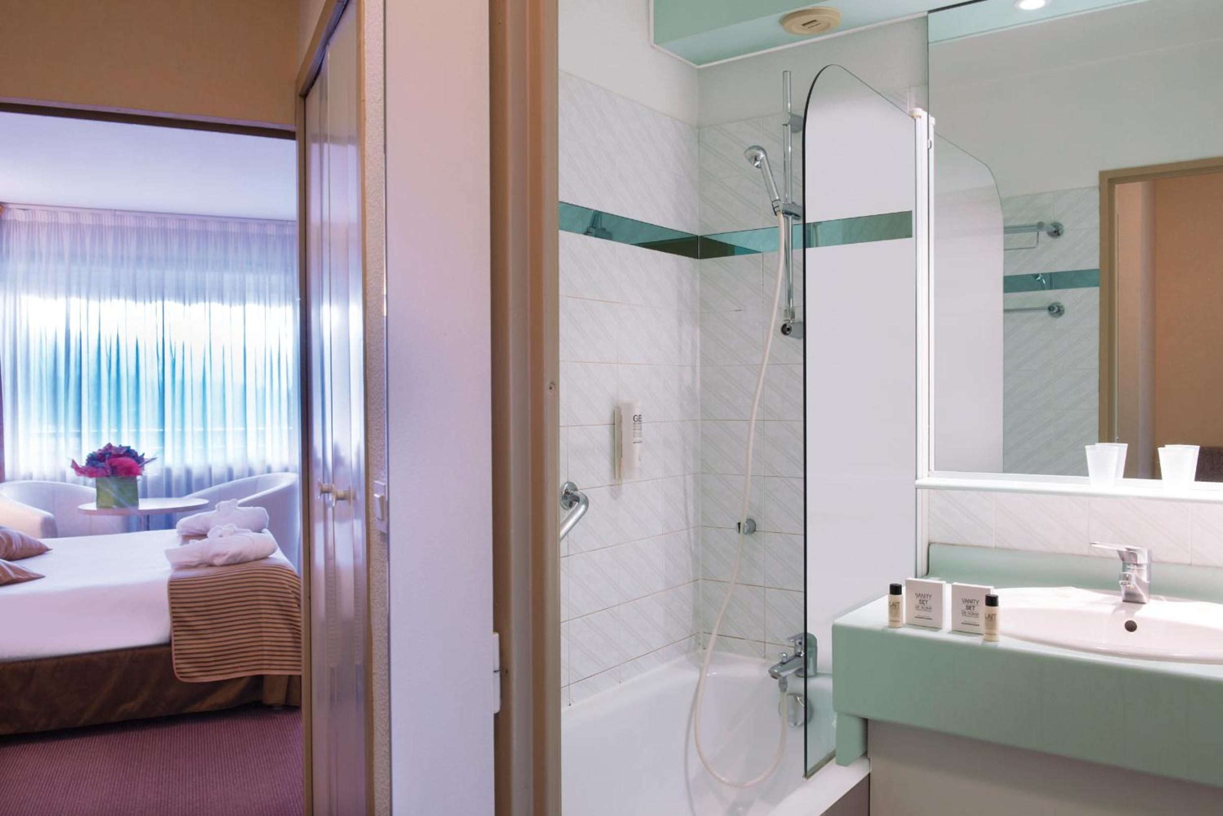 Double Room with Spa Access - Photo 4
