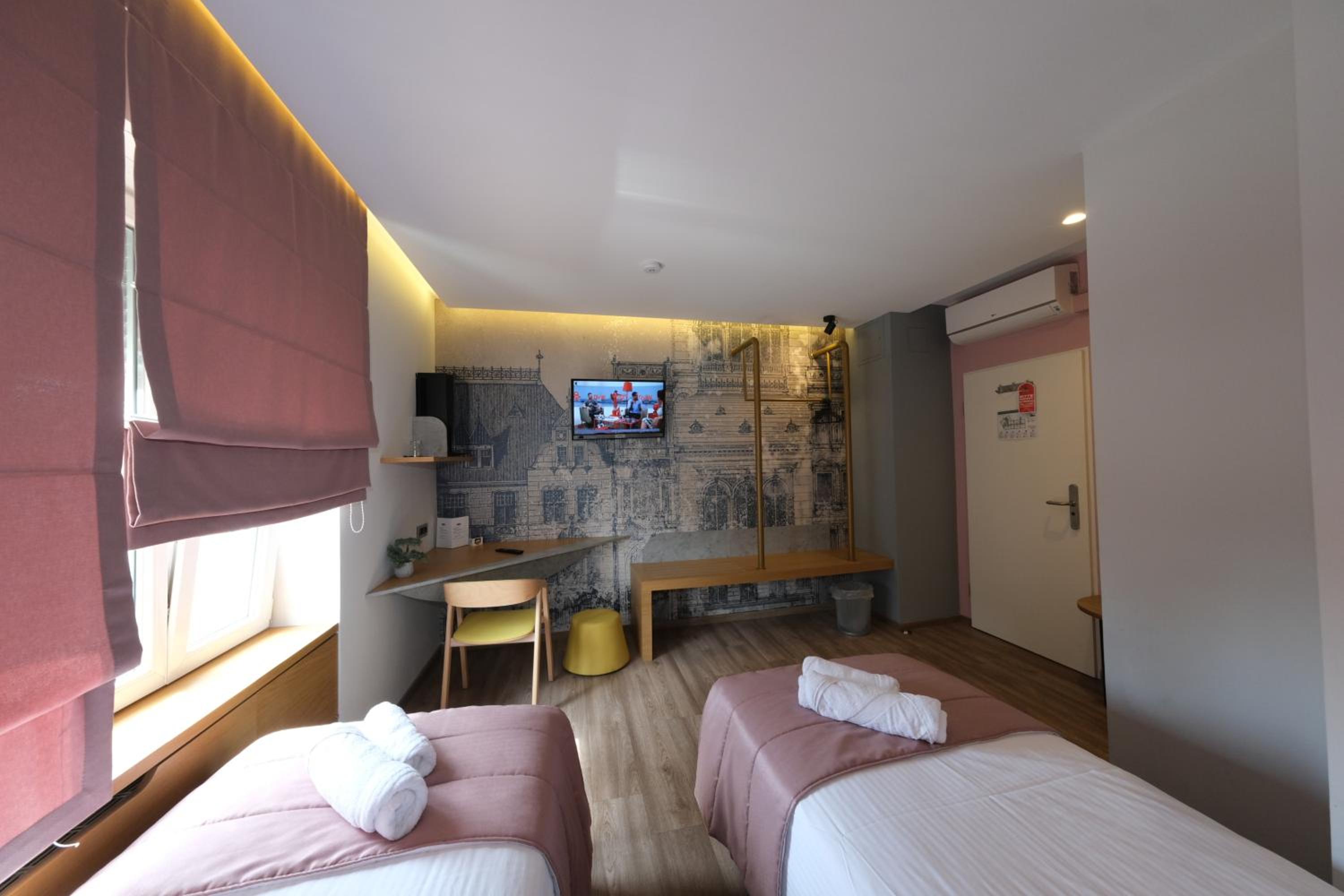 Standard Twin Room photo 2