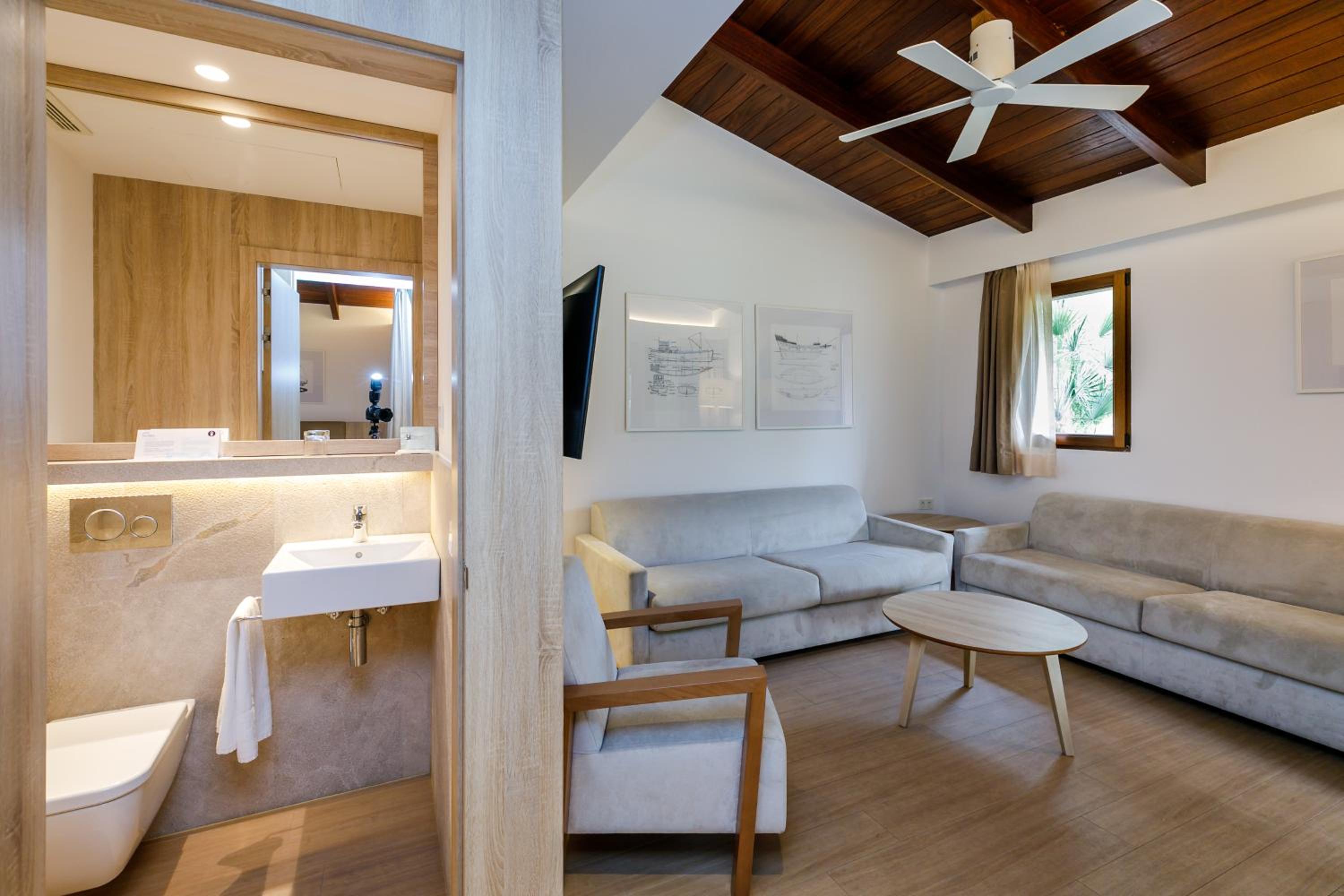 Village Suite - Photo 6