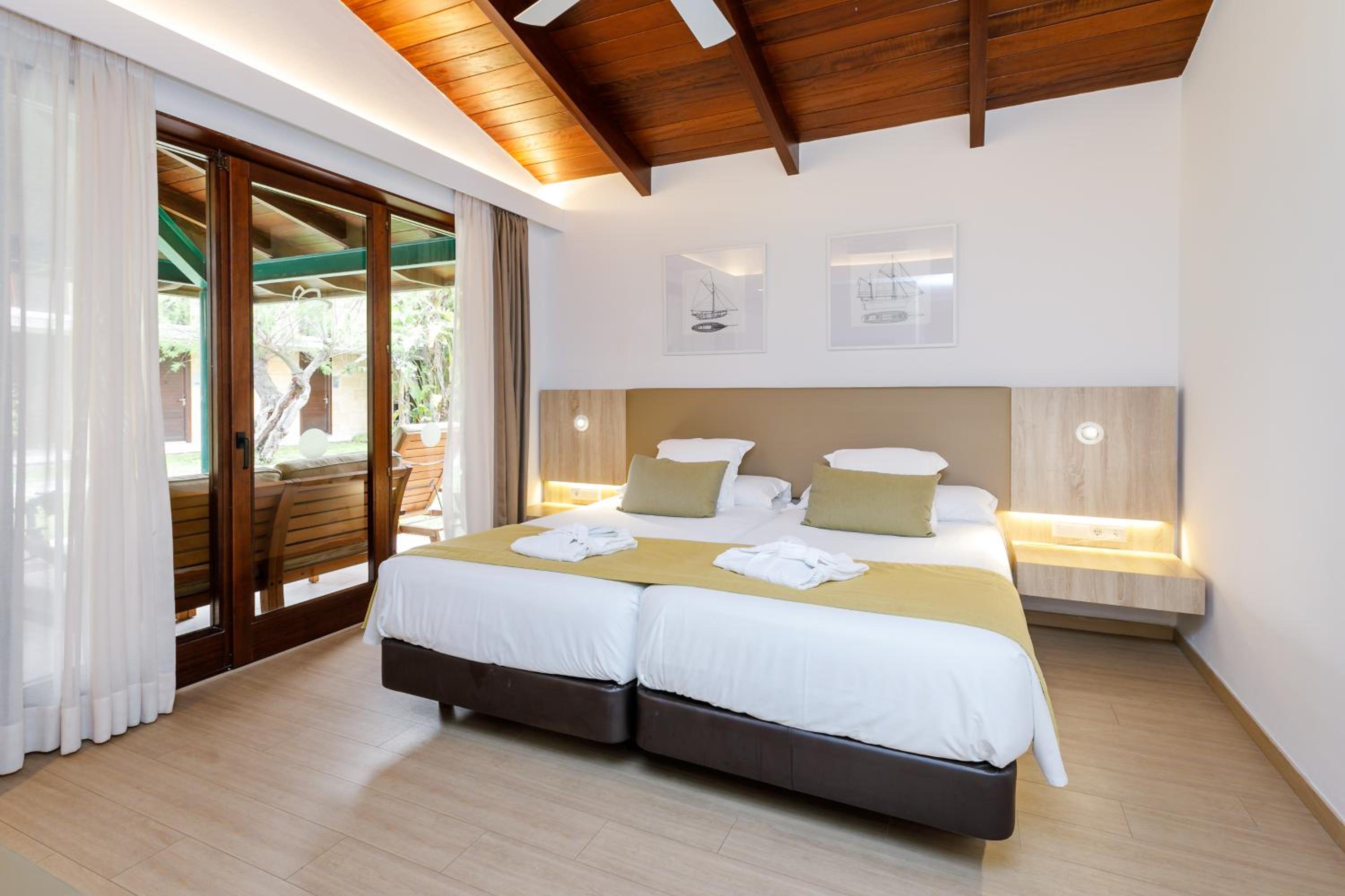 Village Suite - Photo 3