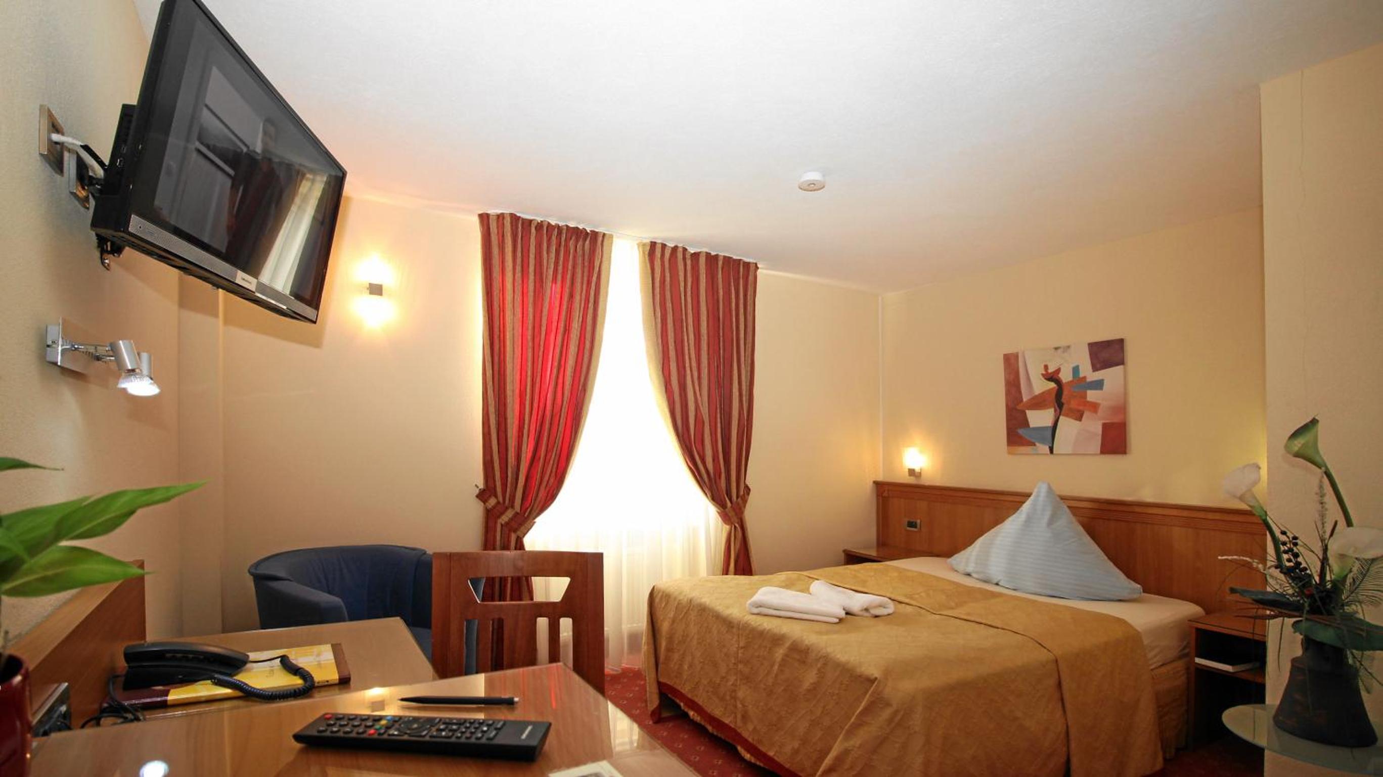 Basic Double Room
