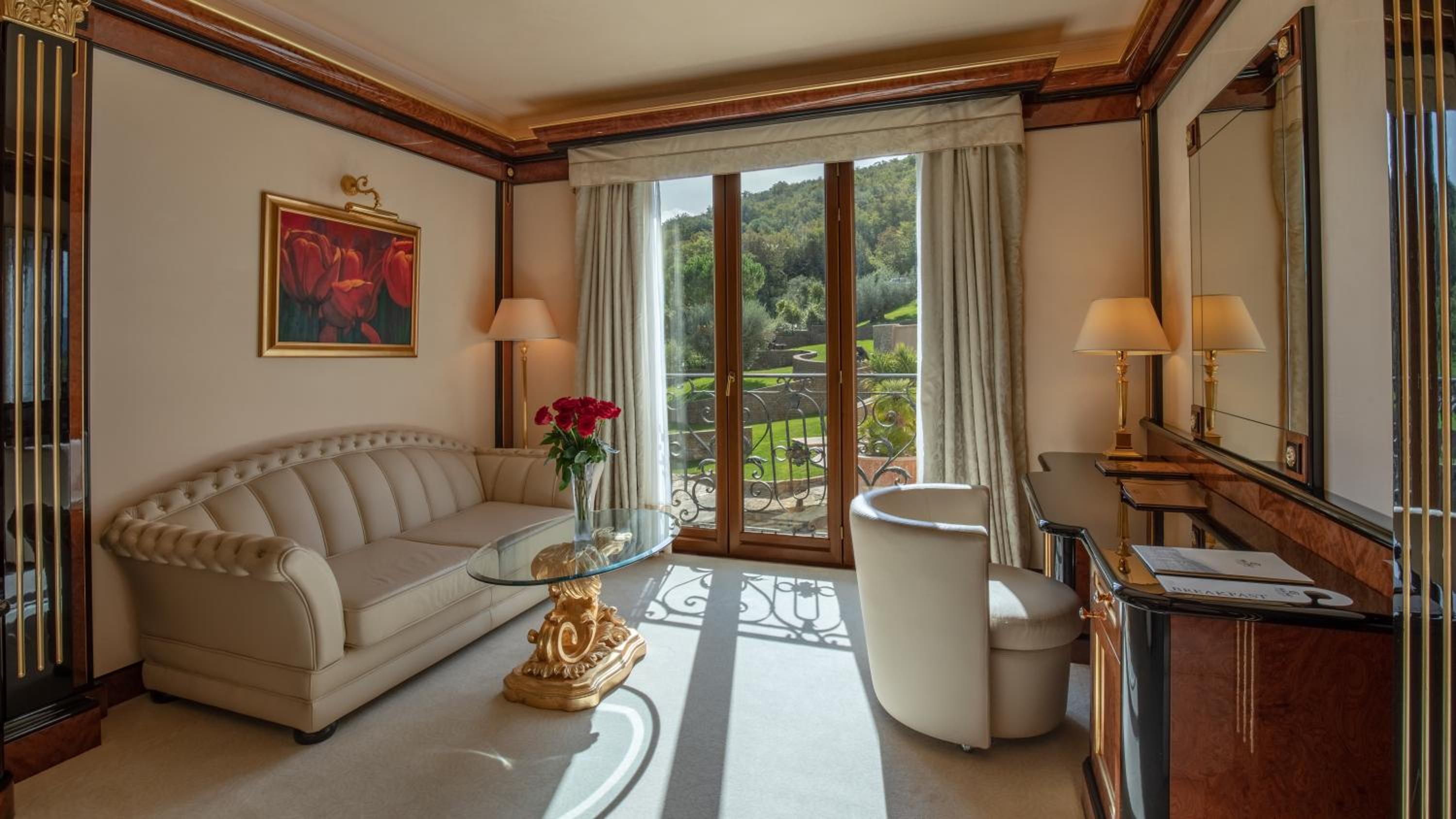 Junior Suite with Park View - Photo 8