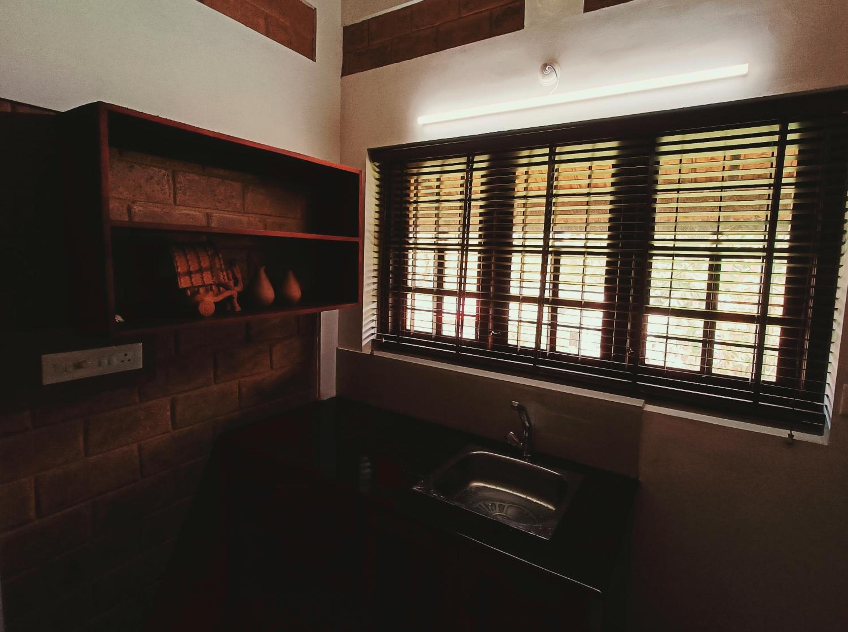 Large Double or Twin Room - Photo 9