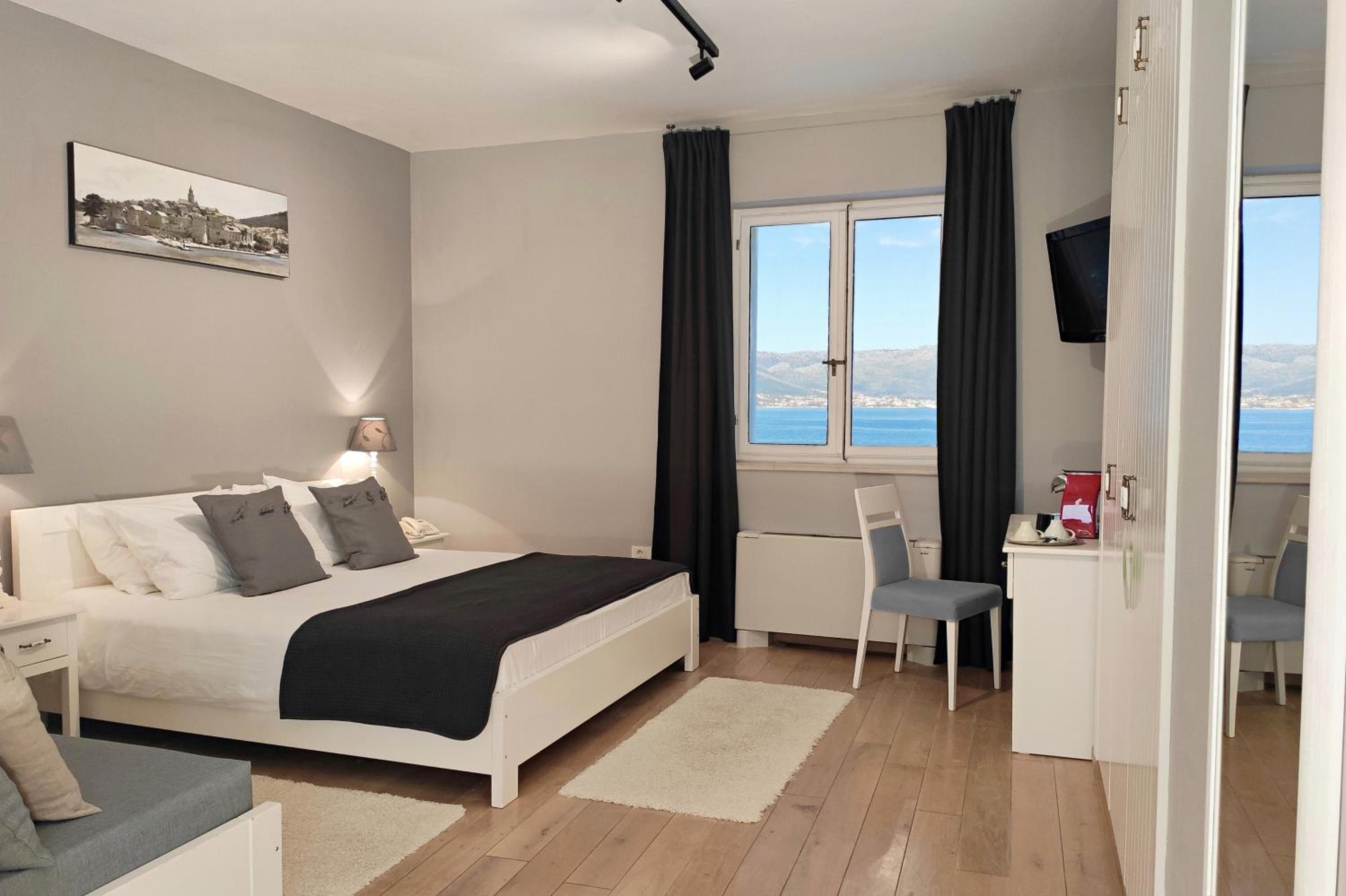 Comfort Double Room with Sea View - Photo 1