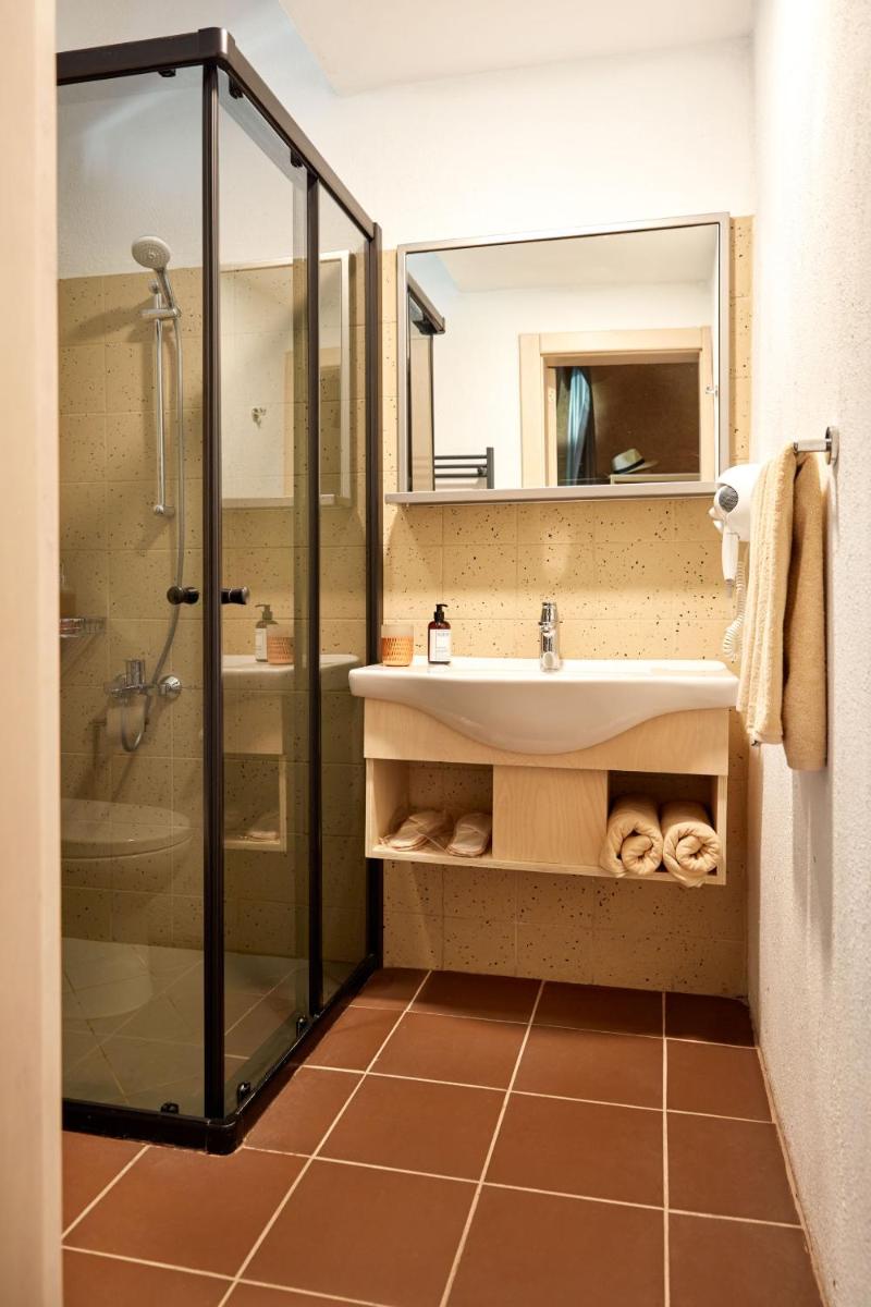 Suite with Spa Bath - Photo 7