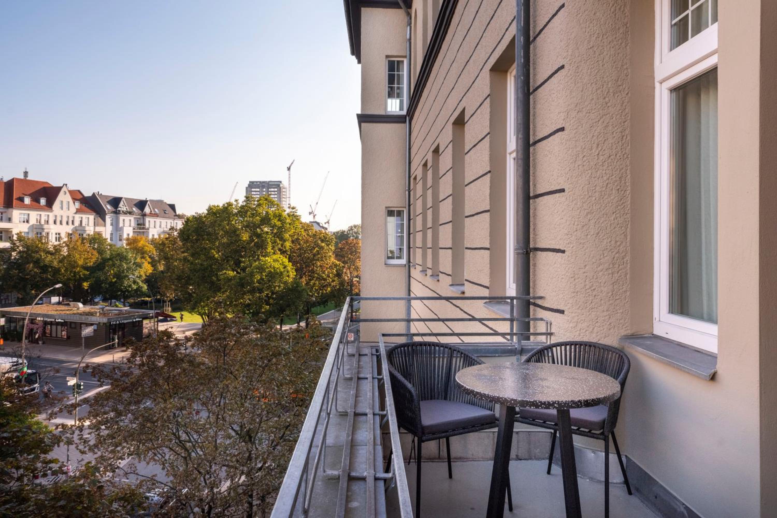 Large Studio with Kitchenette and Balcony photo 3