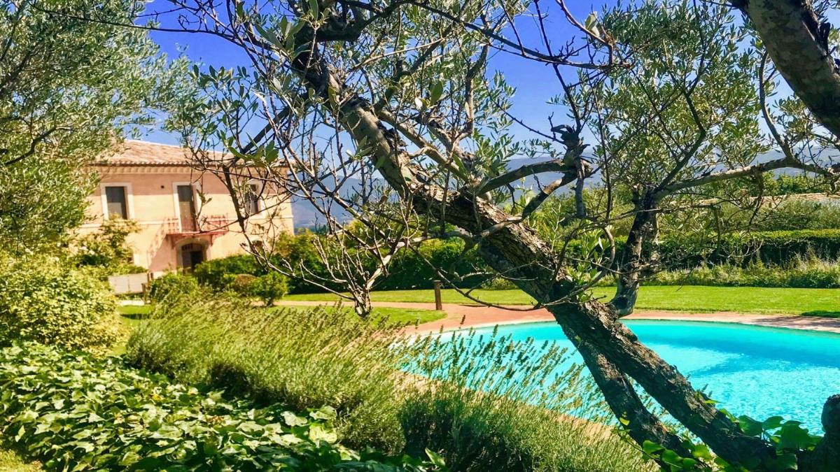 Villa photo 1