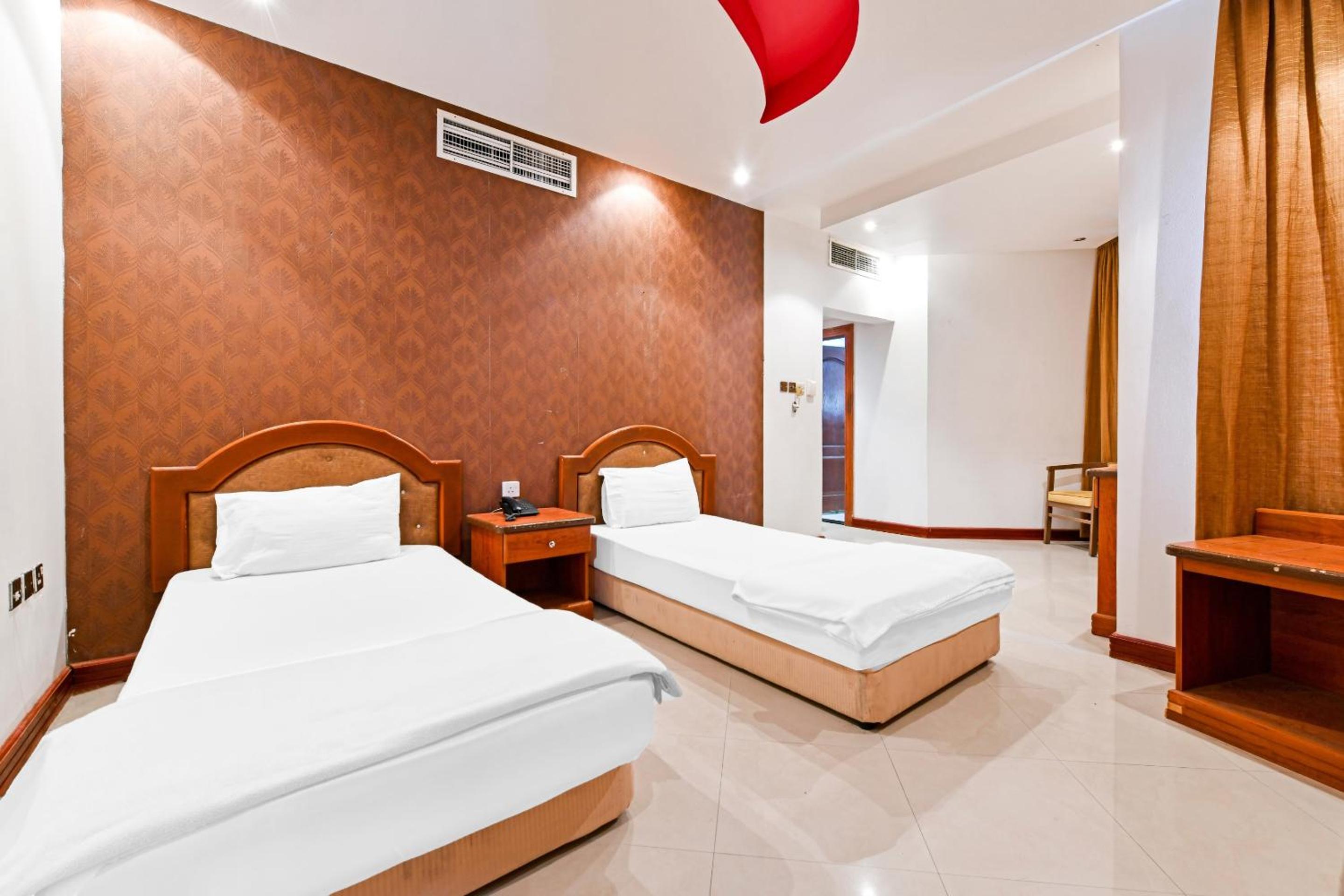 Deluxe Twin Room - Photo 3