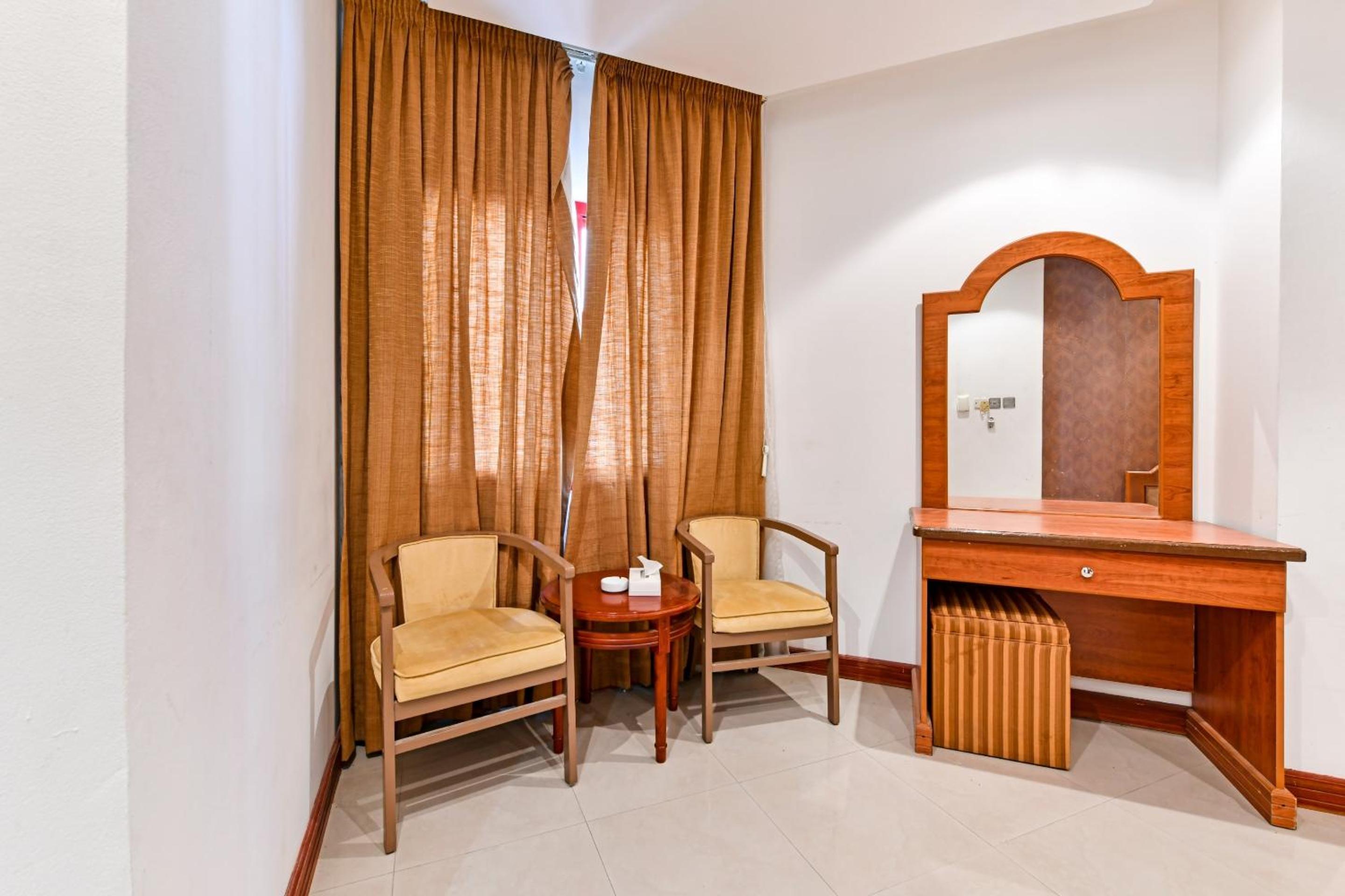 Deluxe Twin Room - Photo 6