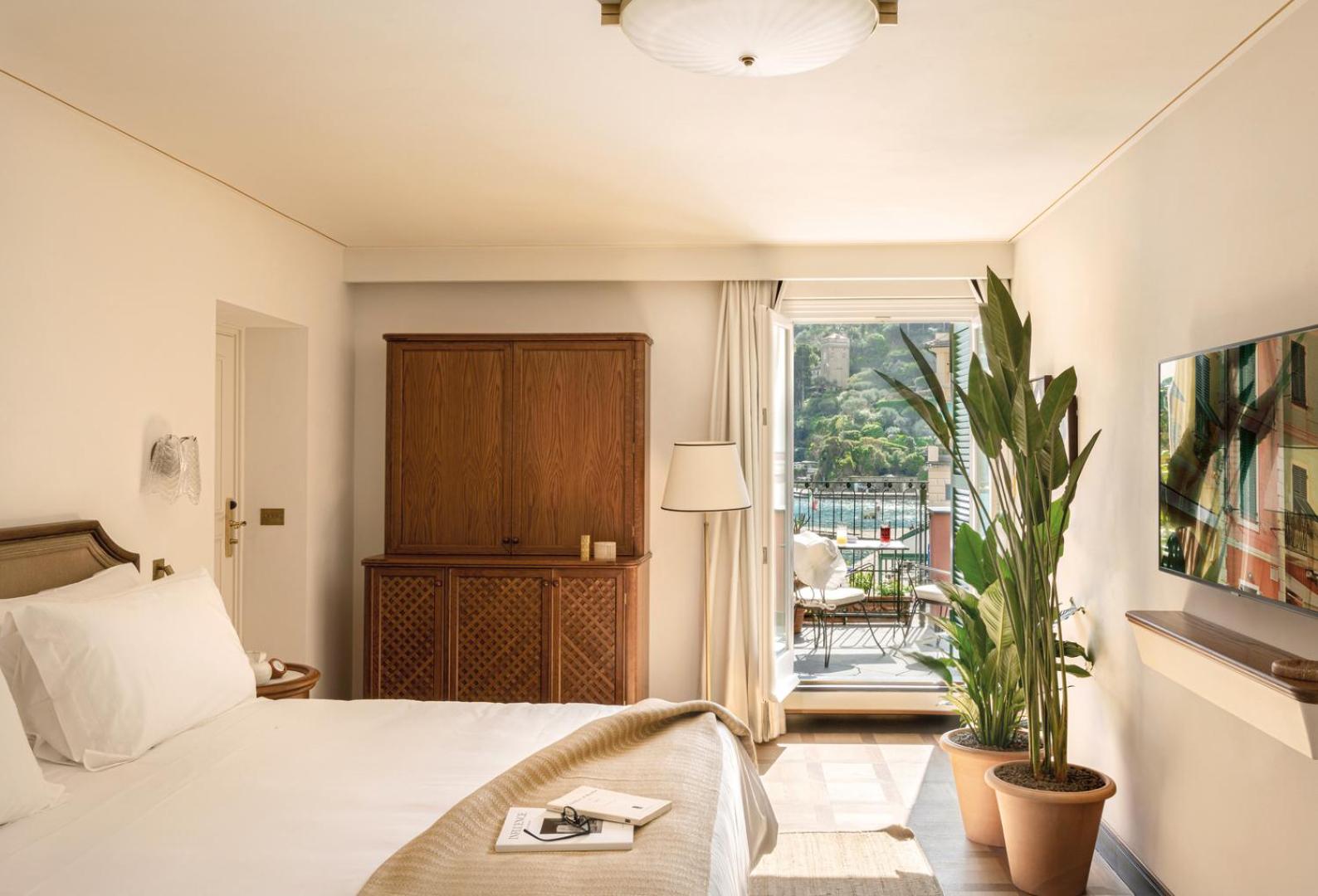 Suite with Balcony and Sea View photo 2