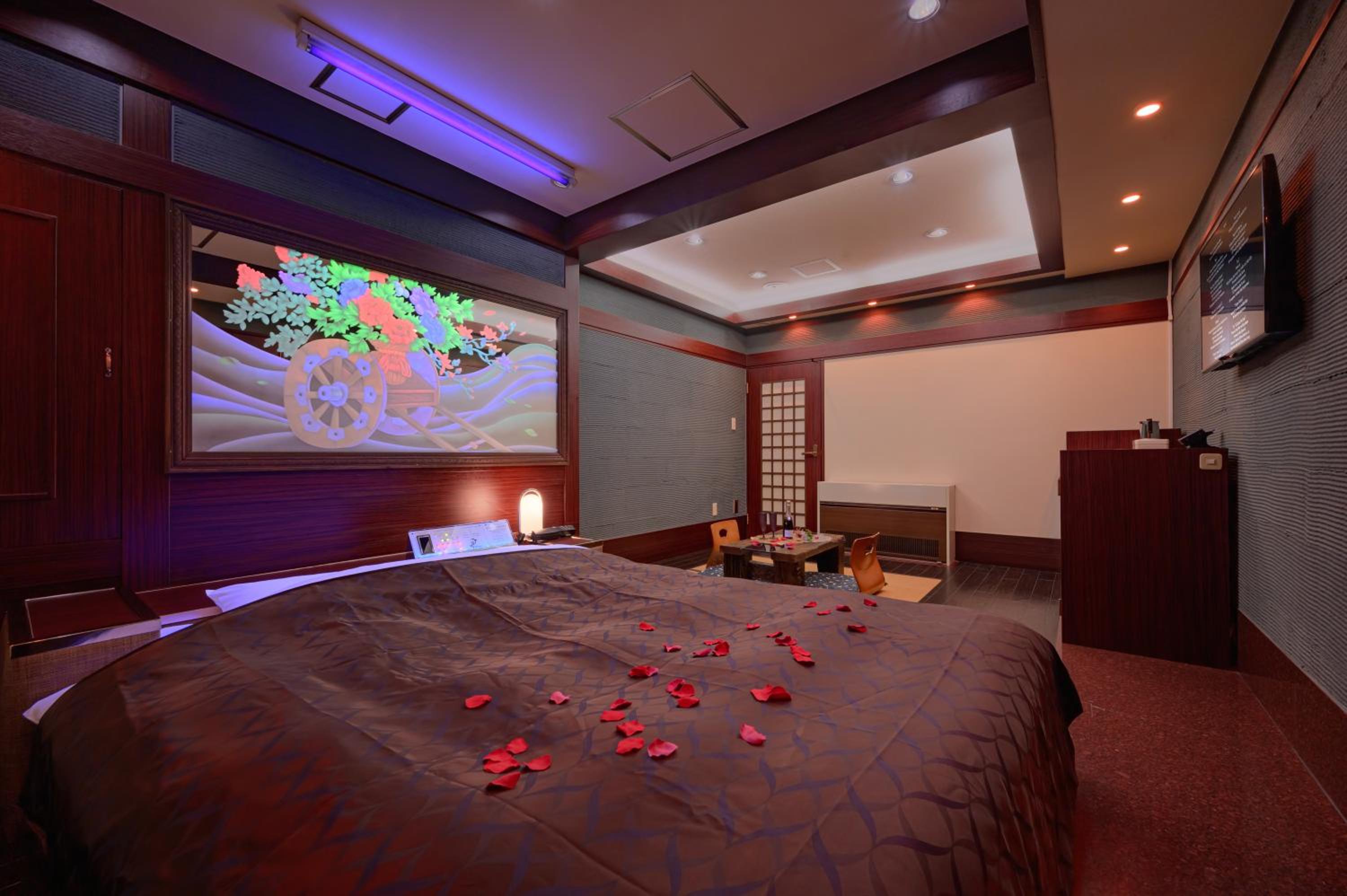 Double Room - Non-Smoking - Check-out at 11:00 am photo 3