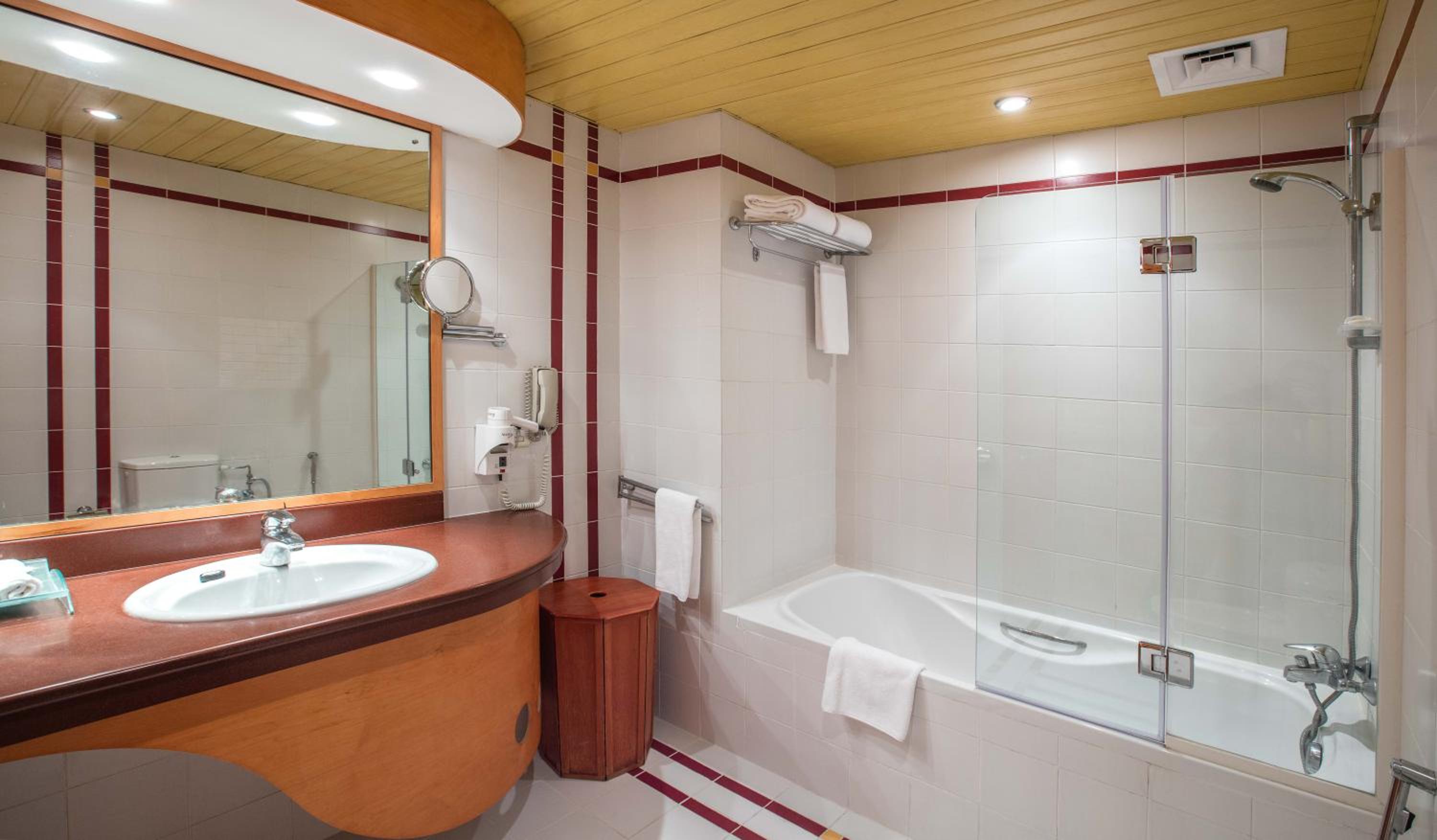 Deluxe King Room photo 1