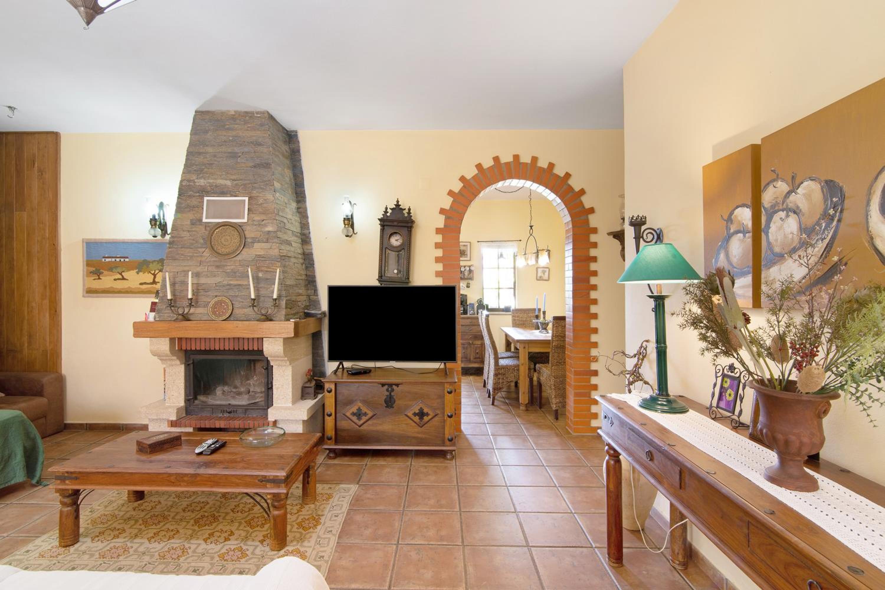 Three-Bedroom House photo 3