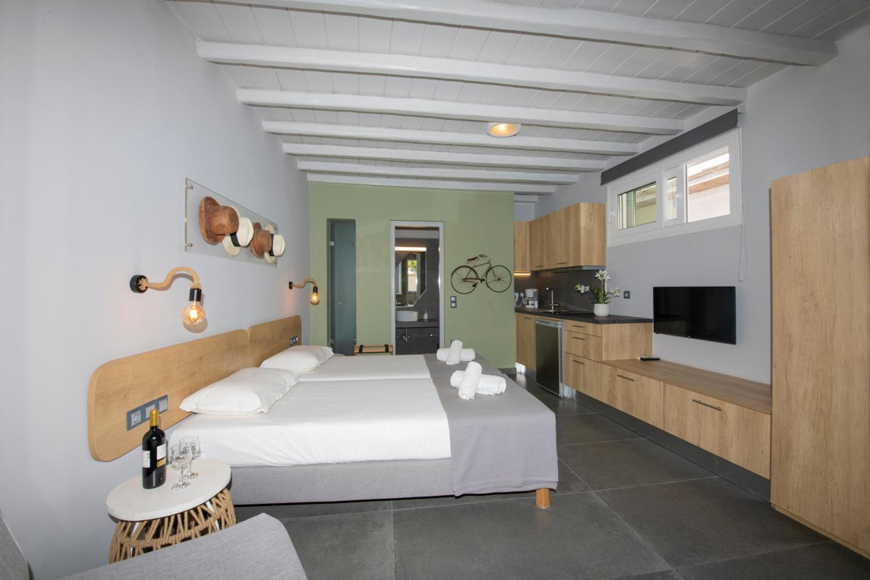 Deluxe Double Room with Extra Bed