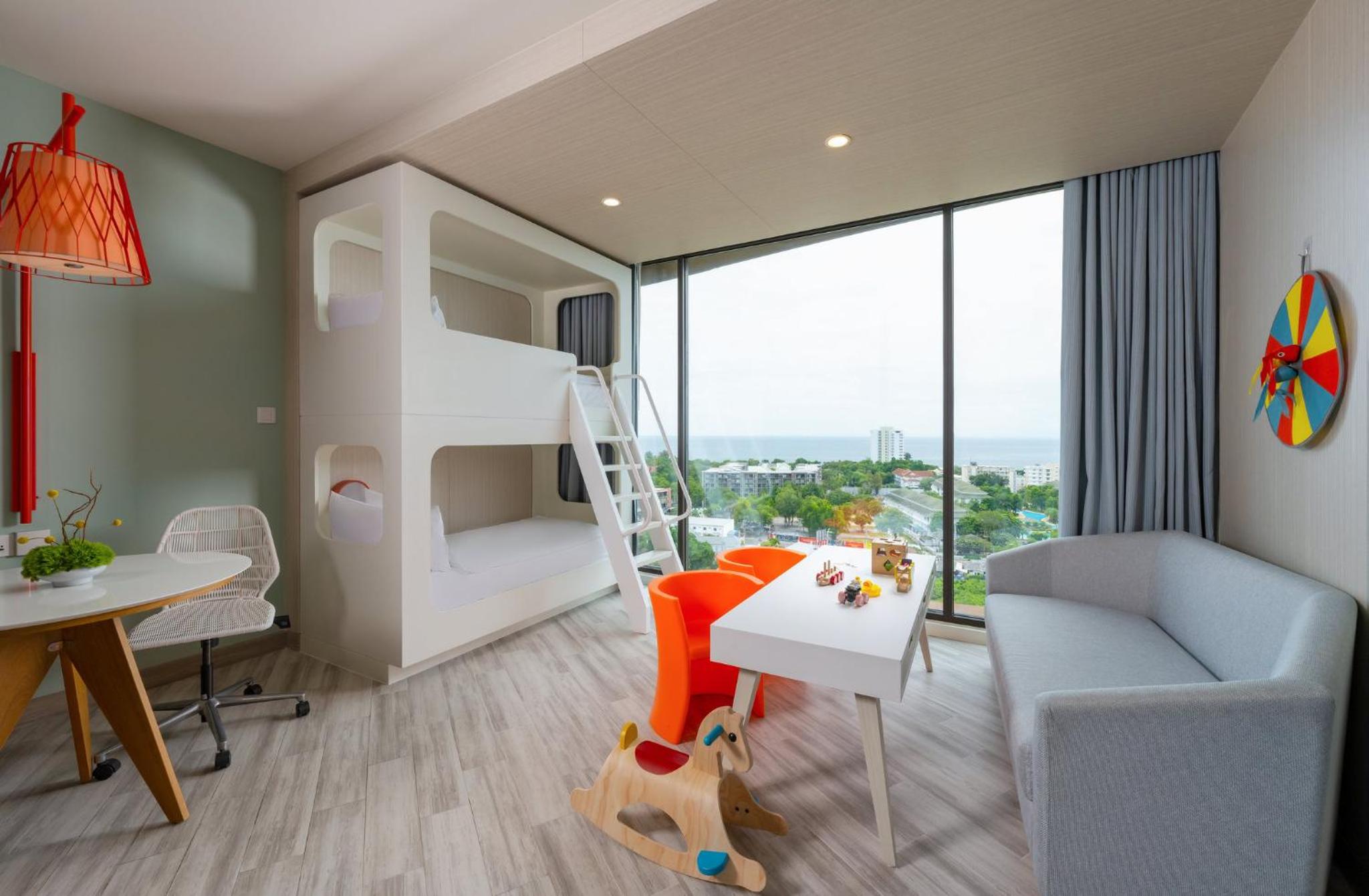 Premium Family Room with Ocean View thumbnail 5