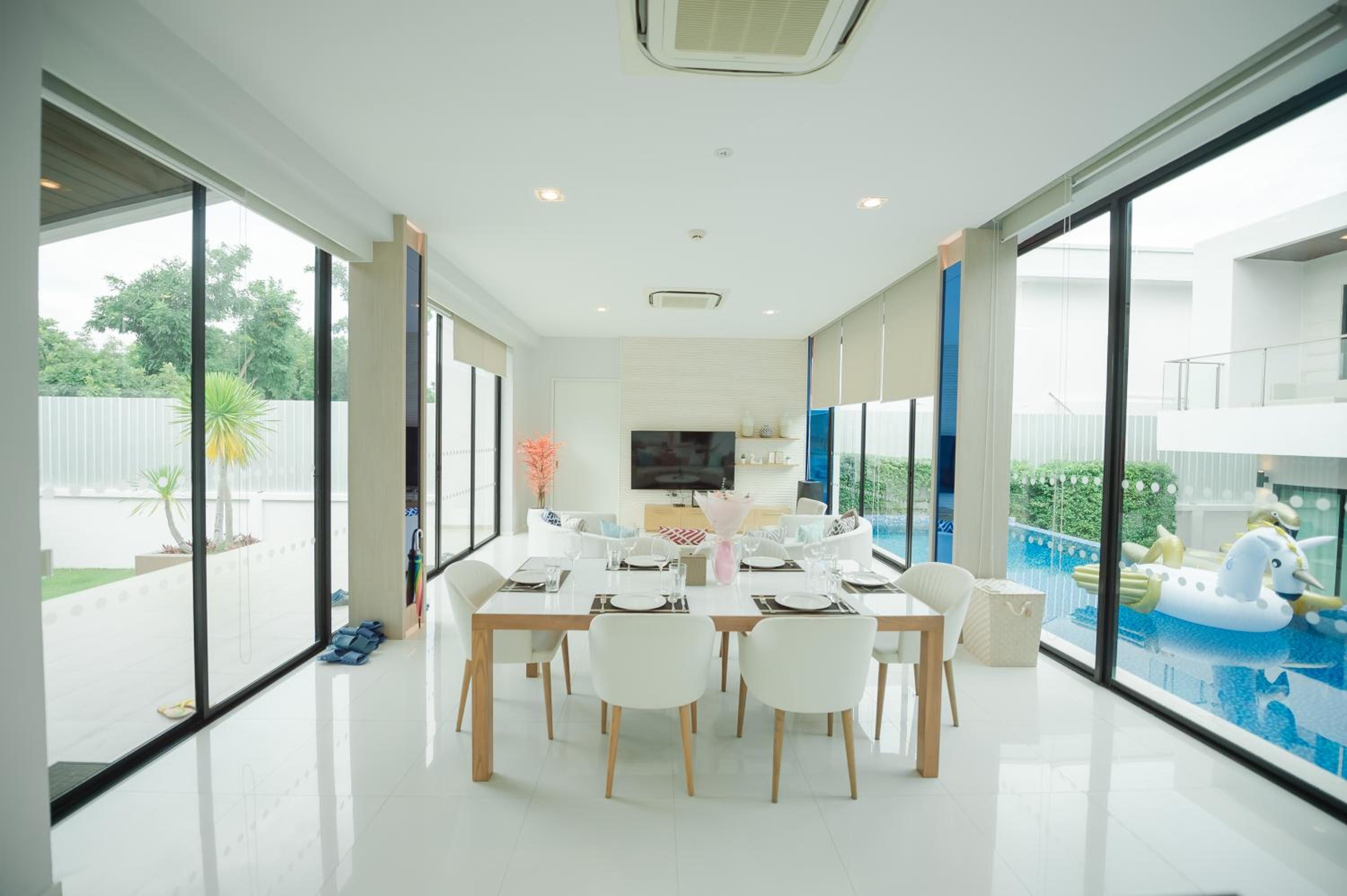 Villa with Private Pool - Photo 46
