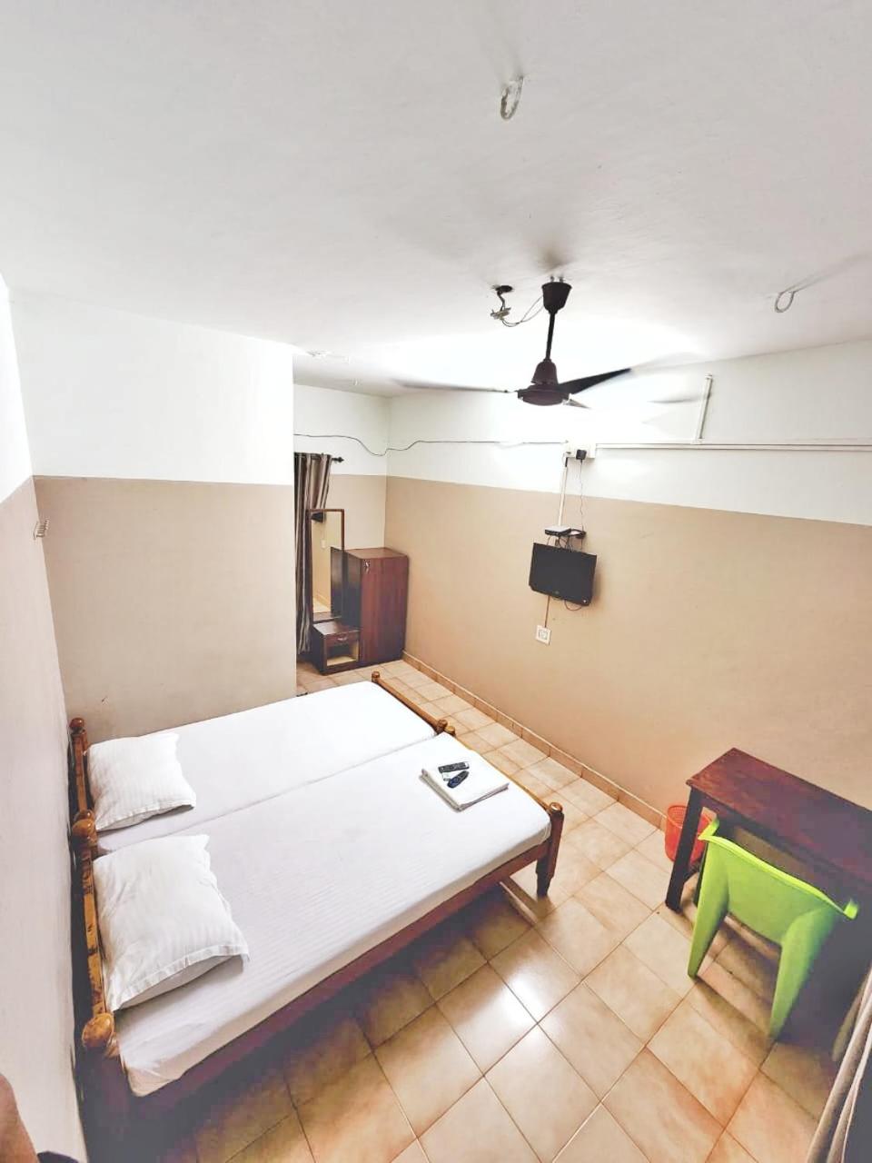 Budget Double Room - Photo 1