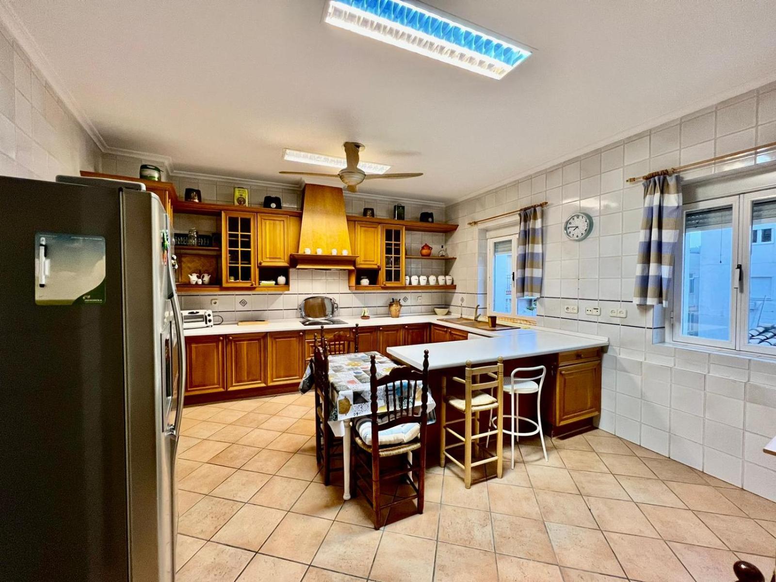 Five-Bedroom House photo 2