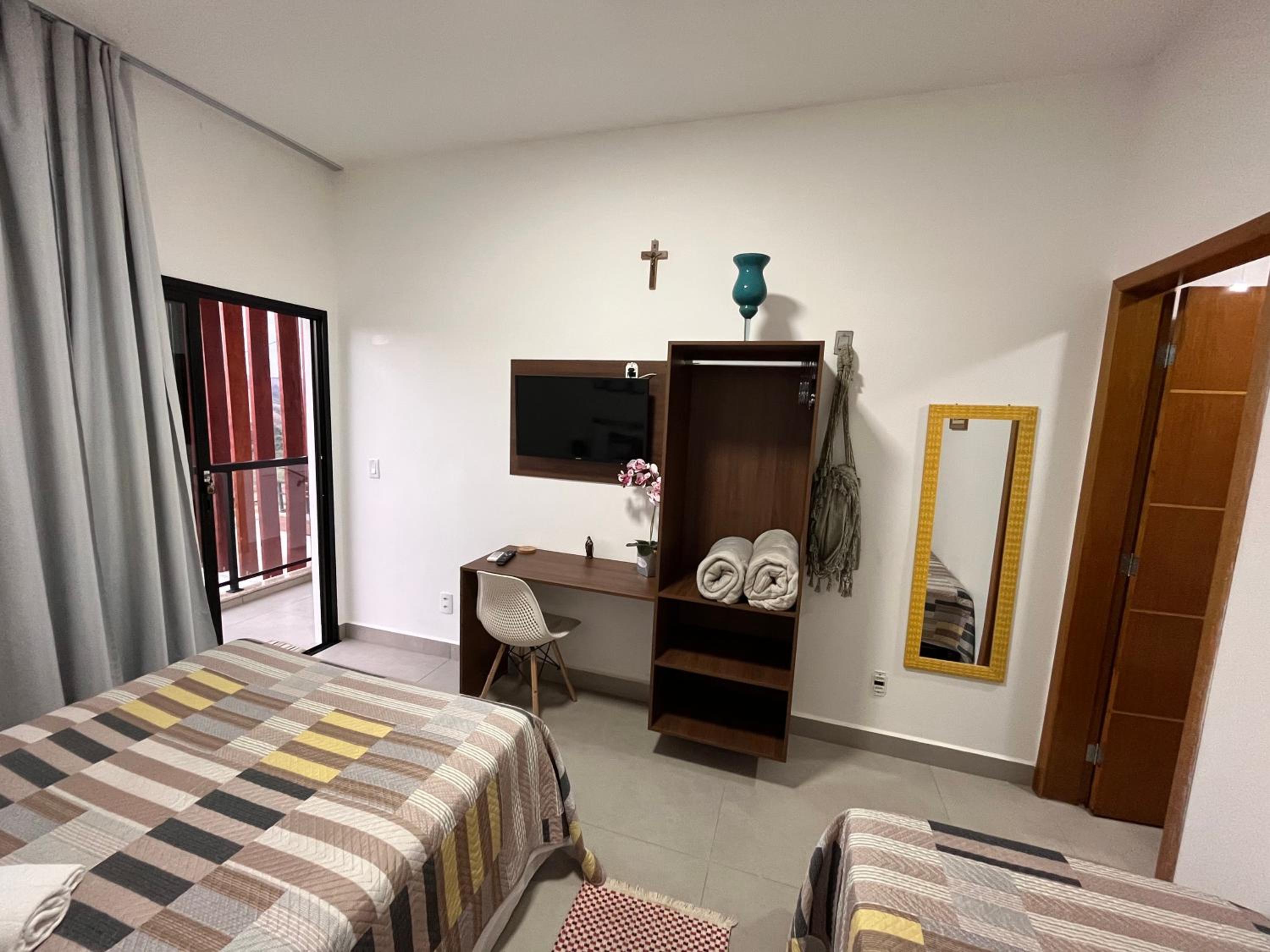 Deluxe Quadruple Room - Photo 14