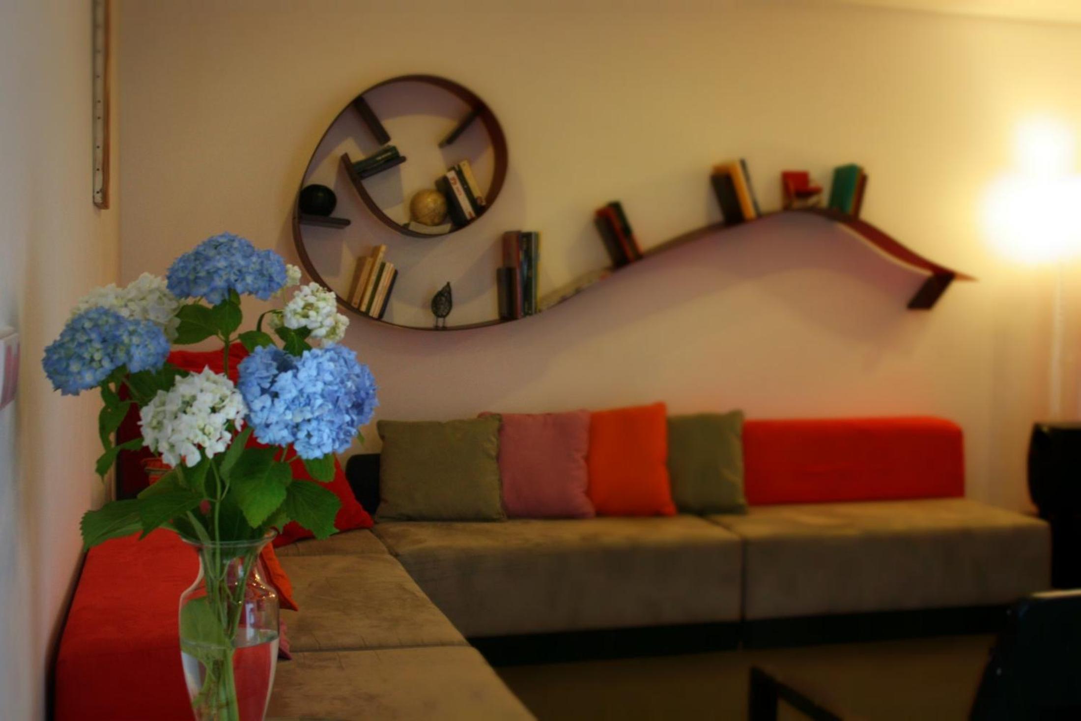 Two-Bedroom Apartment - Photo 2