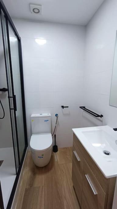 Three-Bedroom Apartment photo 2