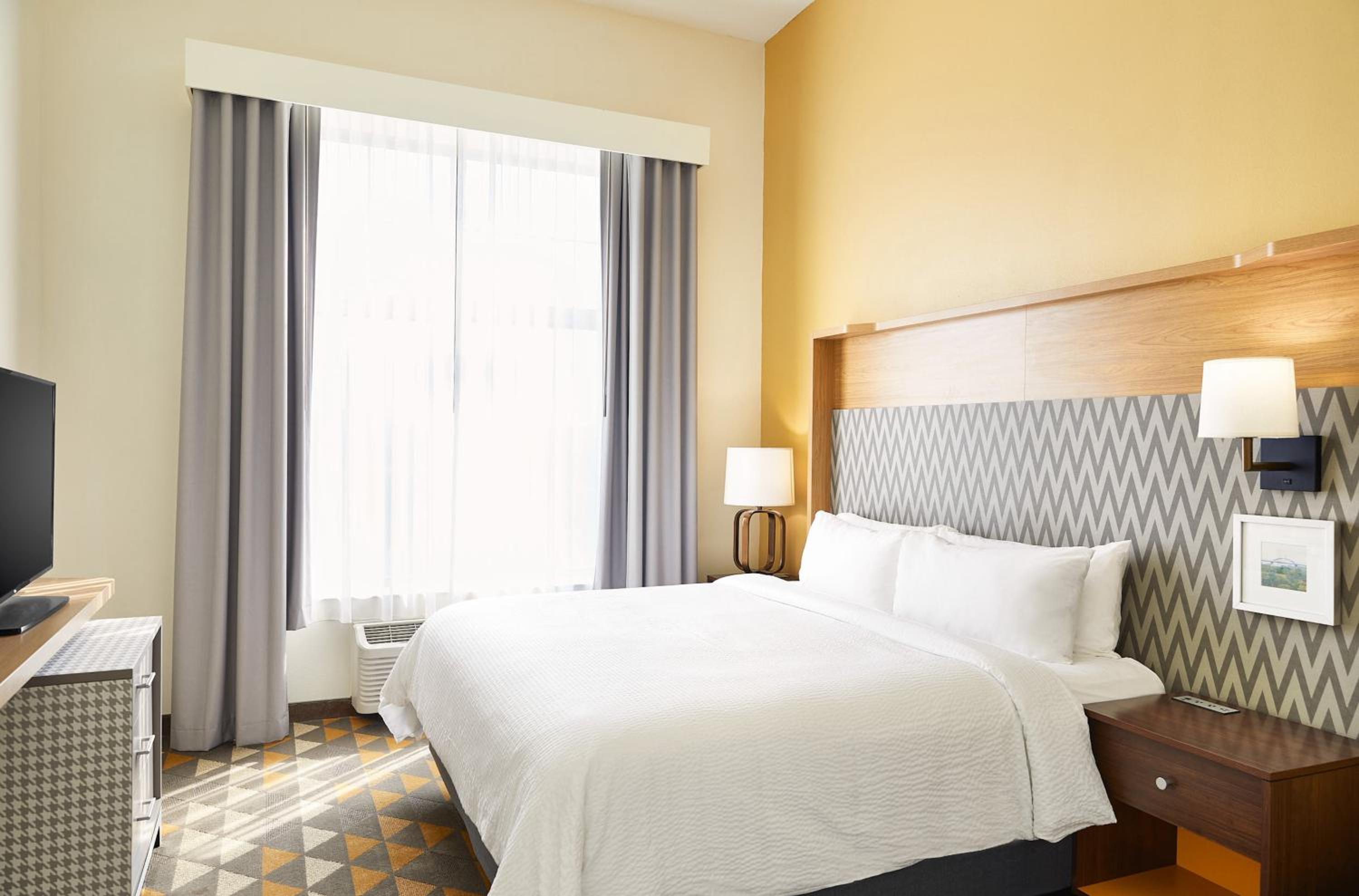 Standard King Room - Photo 3