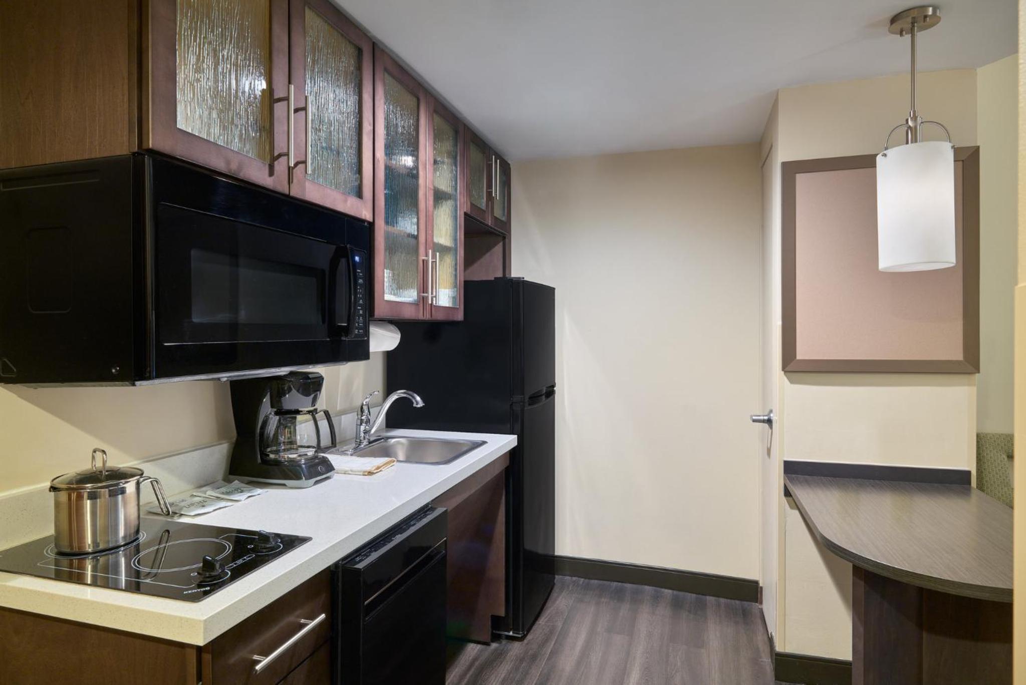Queen Suite with Roll-In Shower - Disability Access thumbnail 5