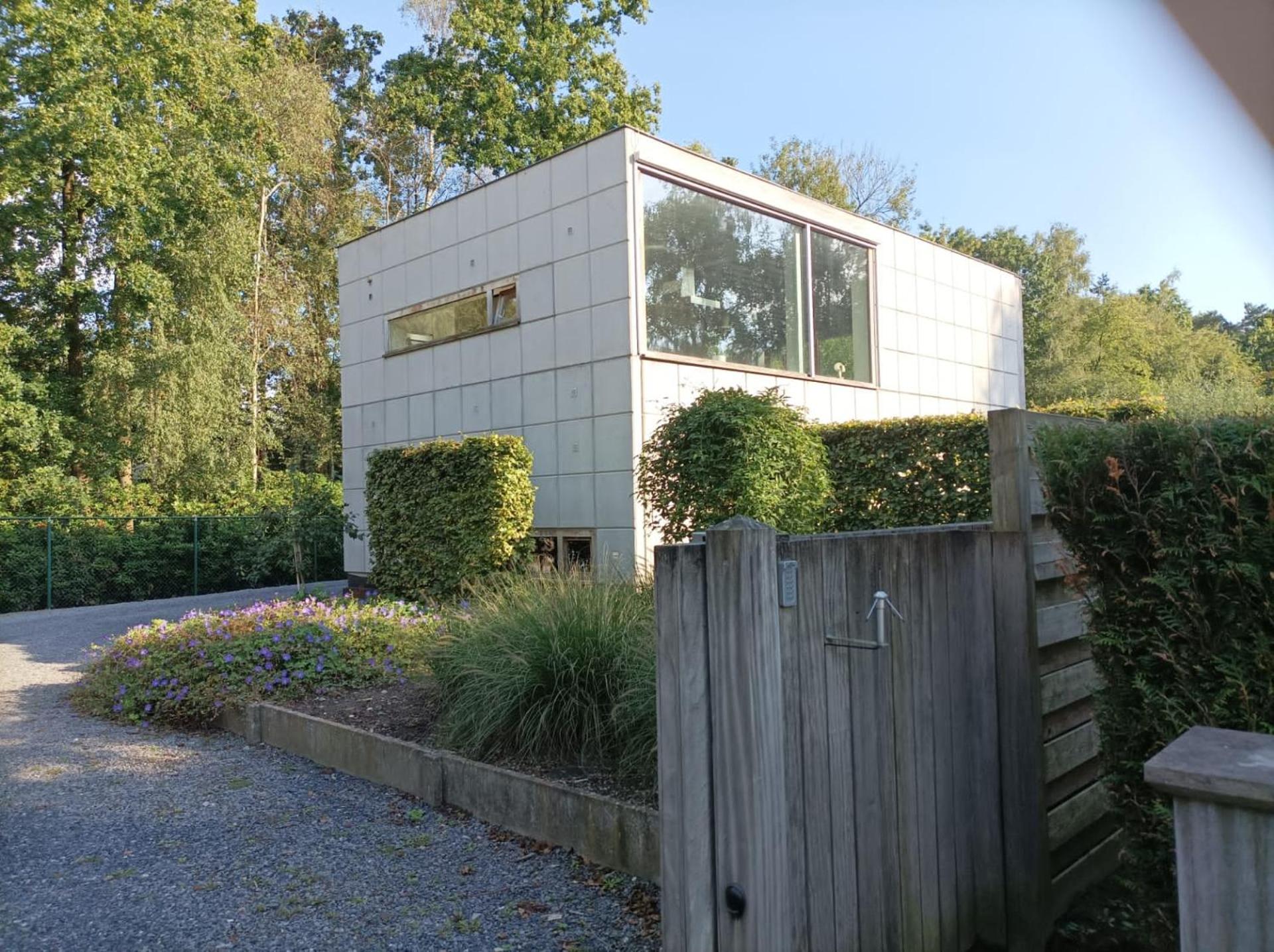 Three-Bedroom House photo 2