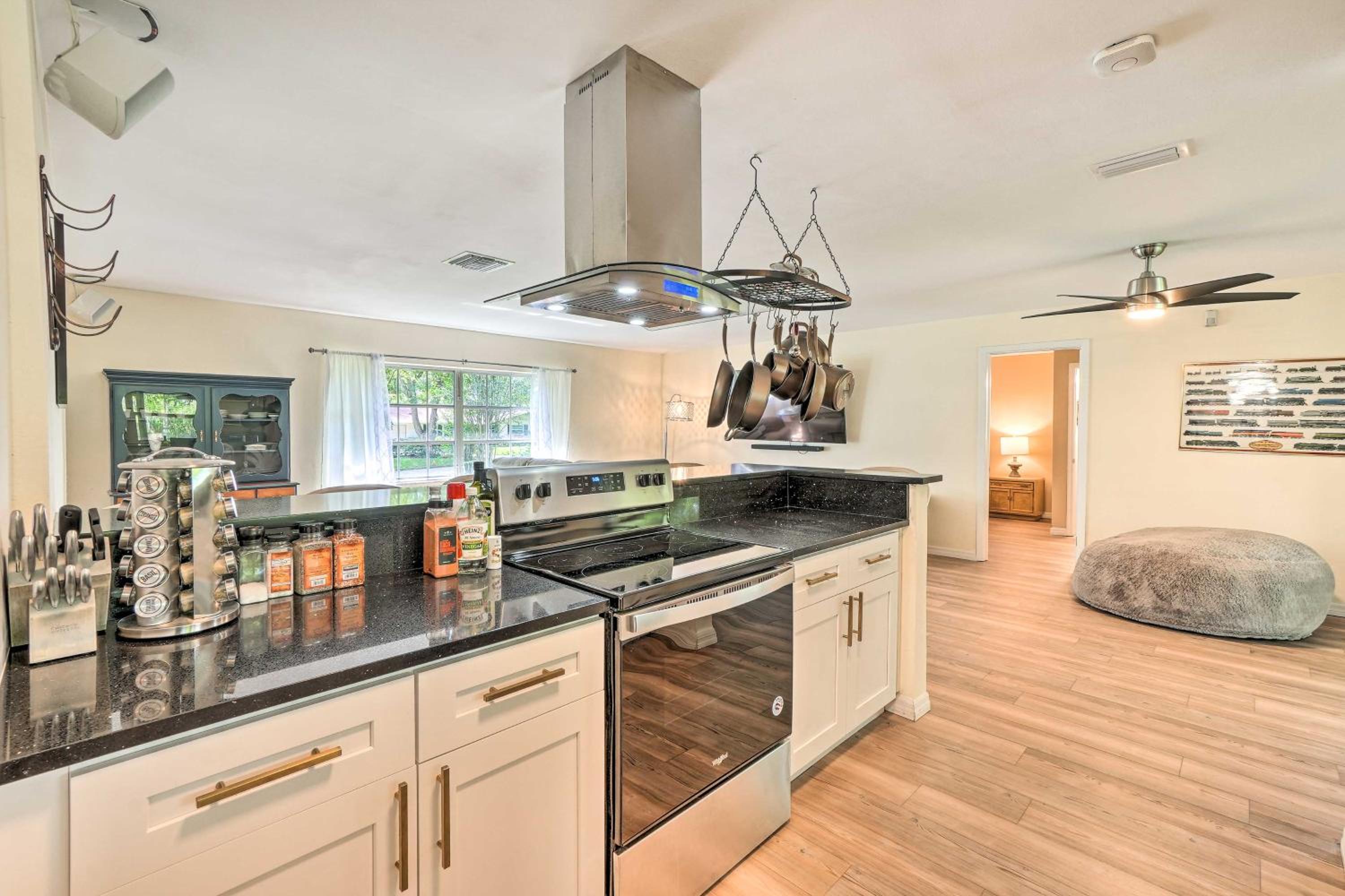 Four-Bedroom House - Photo 10