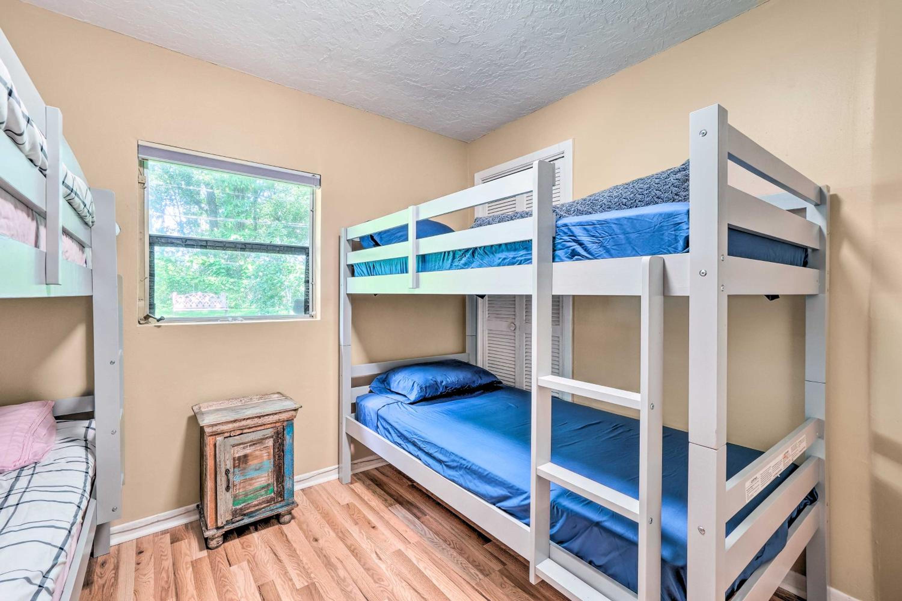Four-Bedroom House - Photo 16