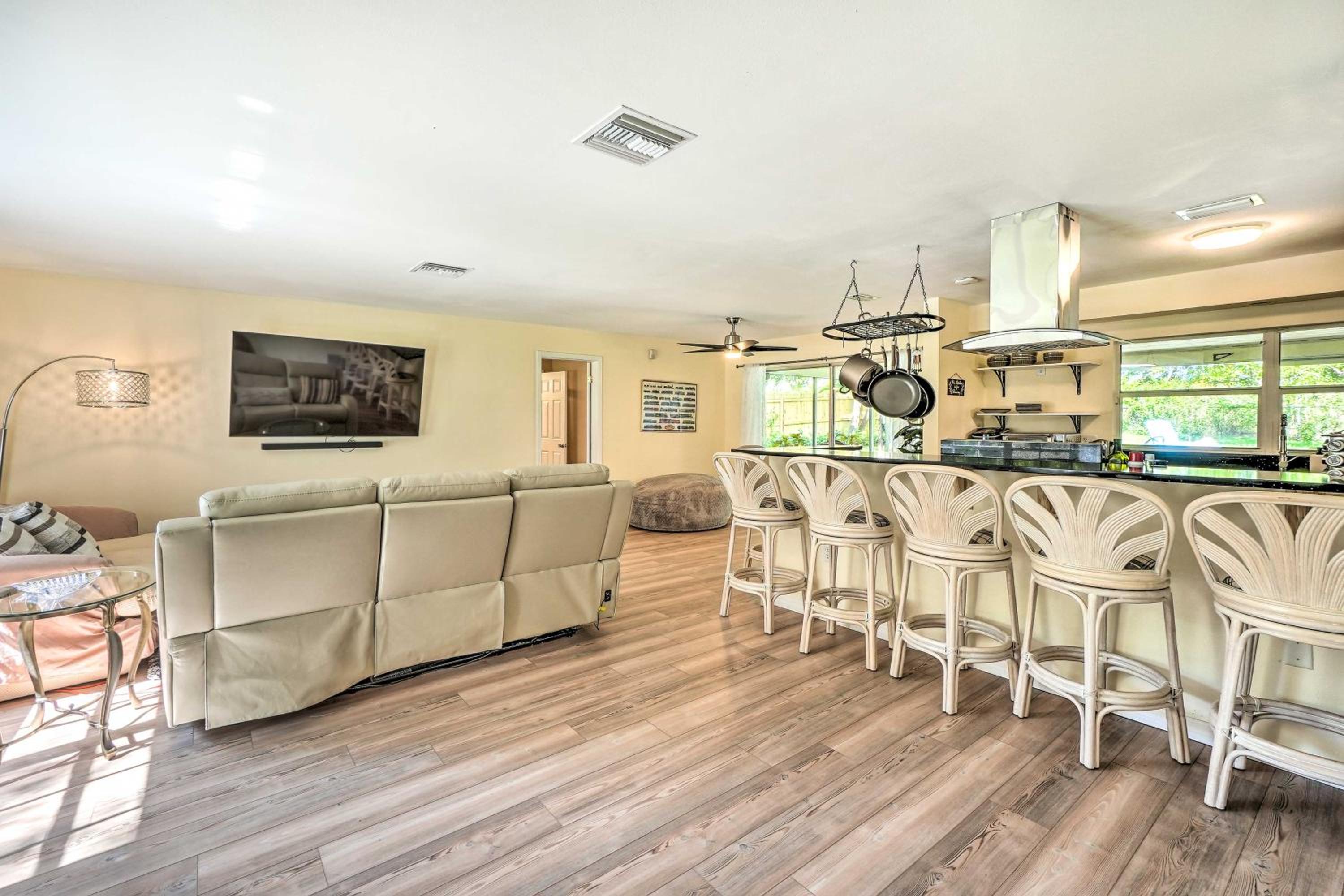 Four-Bedroom House - Photo 18