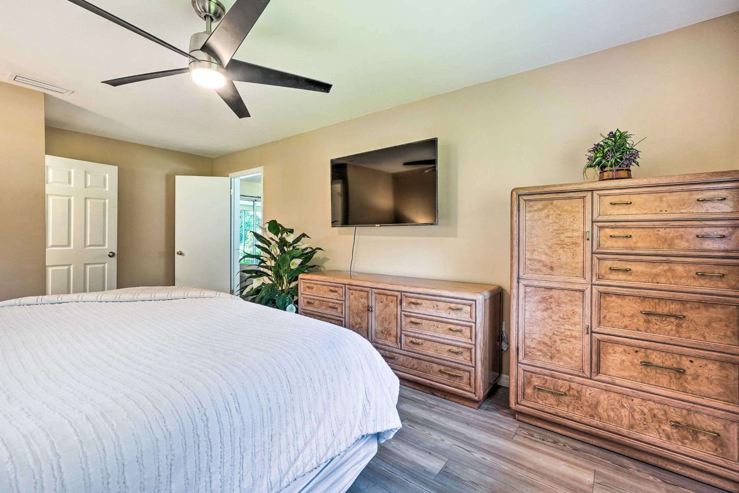 Four-Bedroom House - Photo 20
