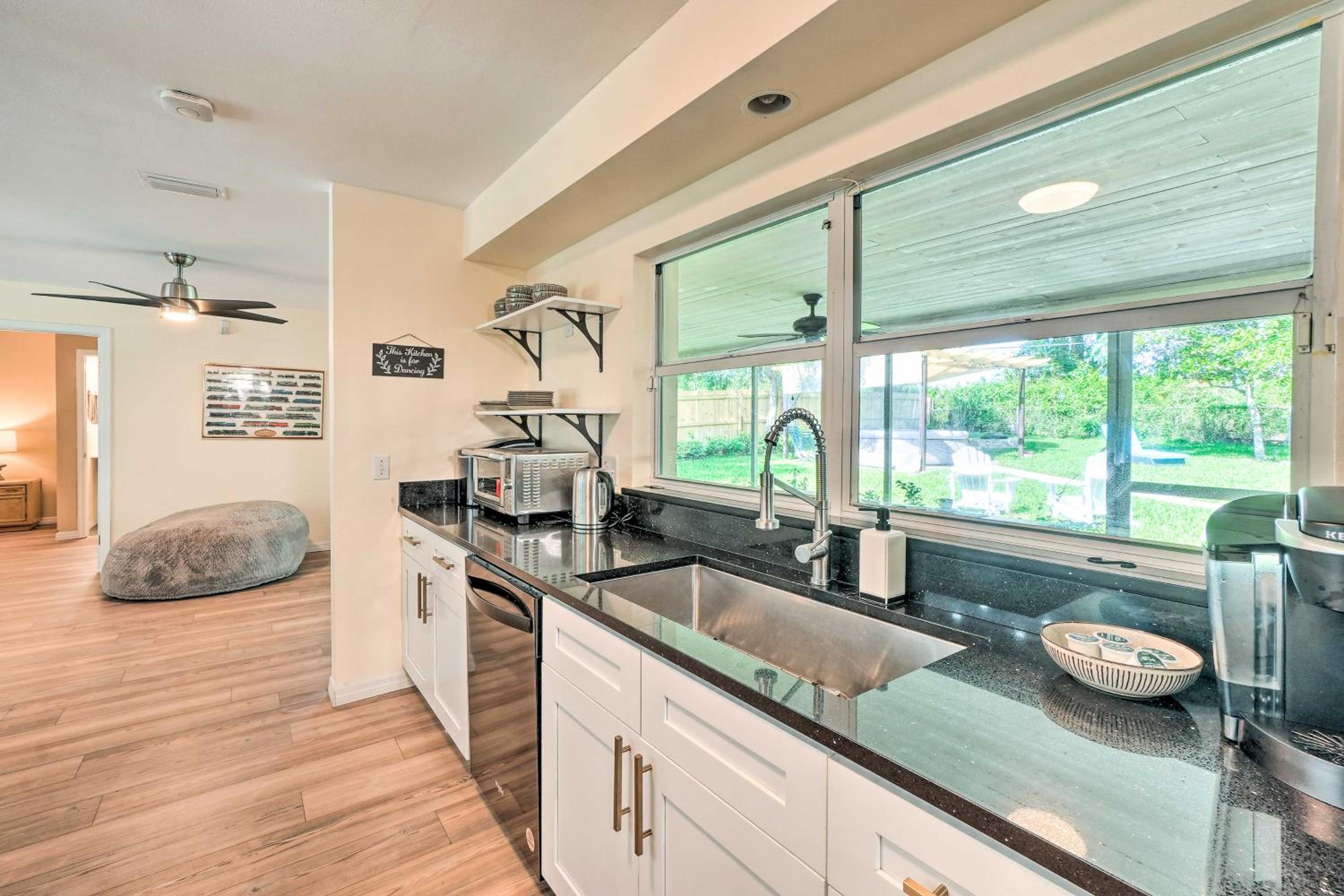 Four-Bedroom House - Photo 21