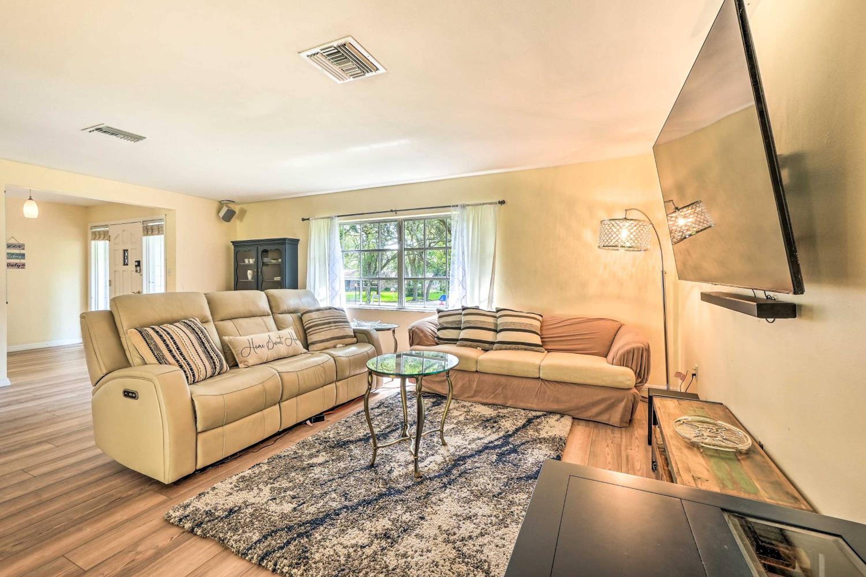 Four-Bedroom House - Photo 22