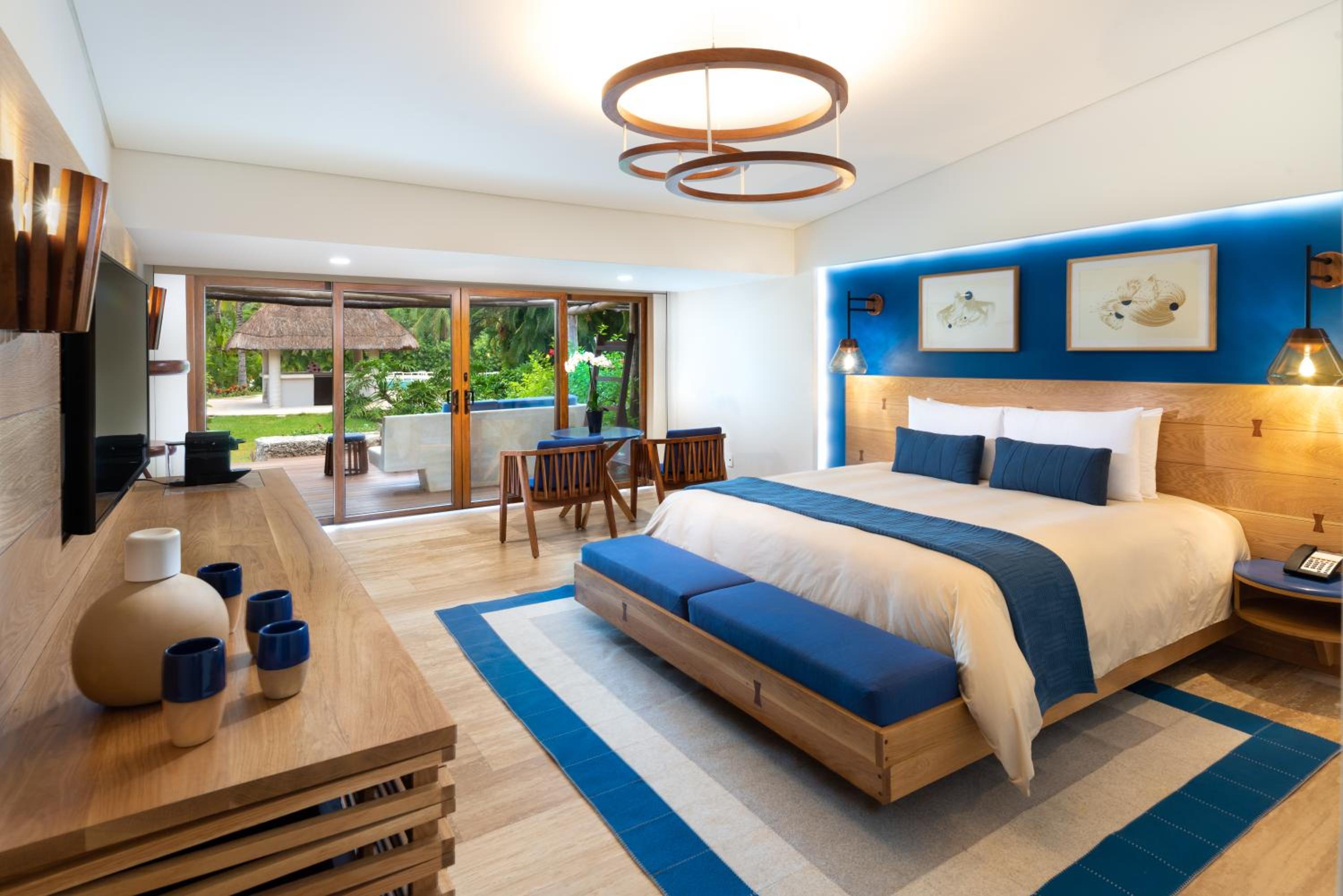 Seafront Premium Queen Room with Two Queen Beds and Beach Access
