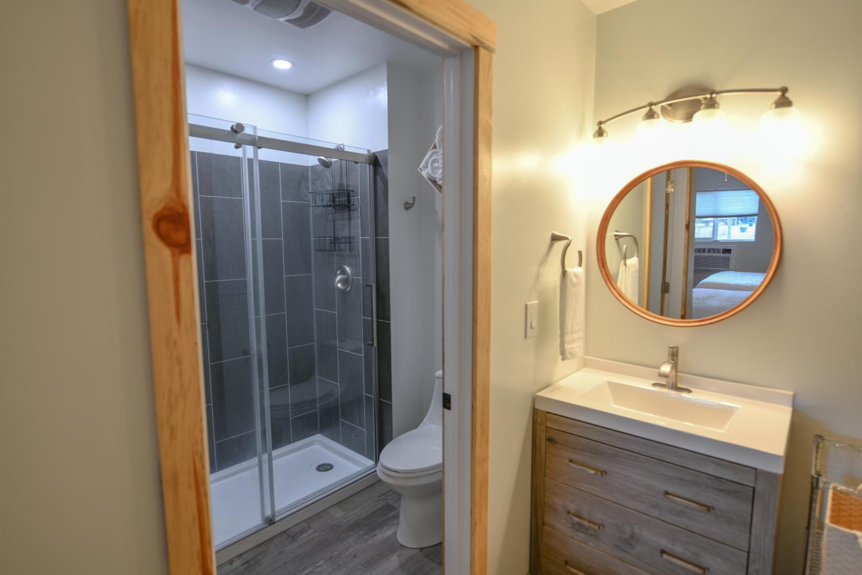 Suite with Balcony - Photo 5